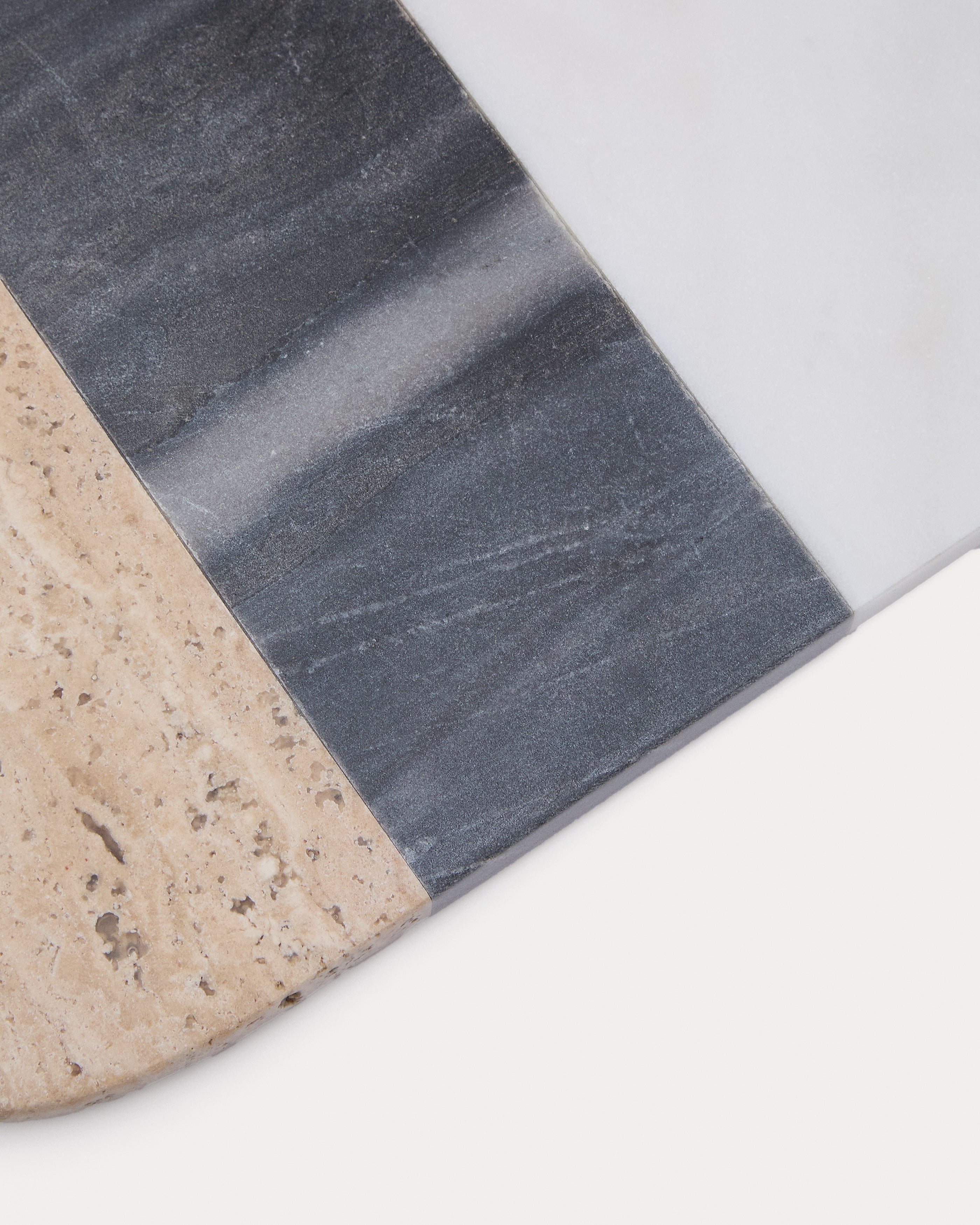 Nivol large serving board in white and black marble and travertine - Detail