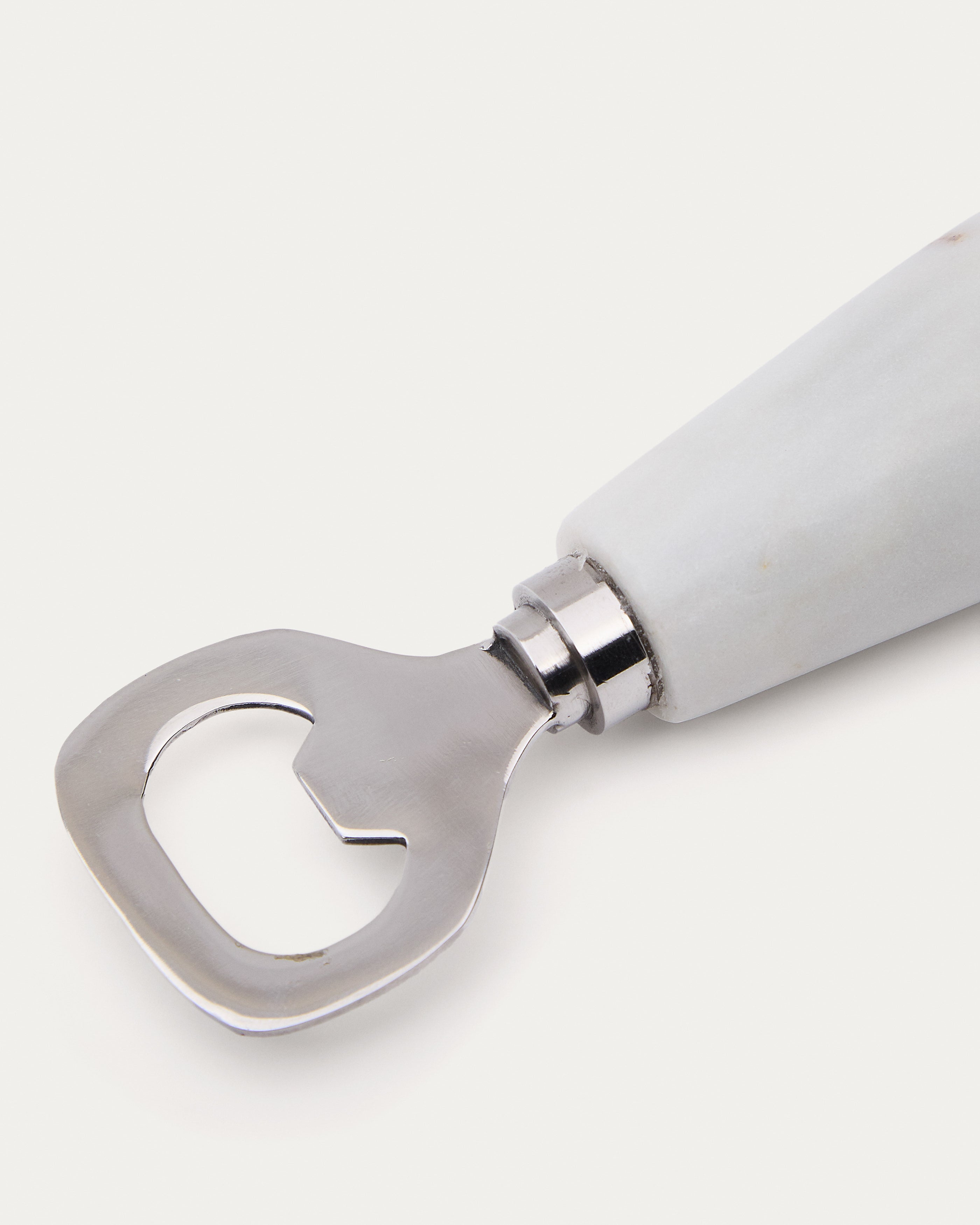 Nira opener in black and white marble - Detail