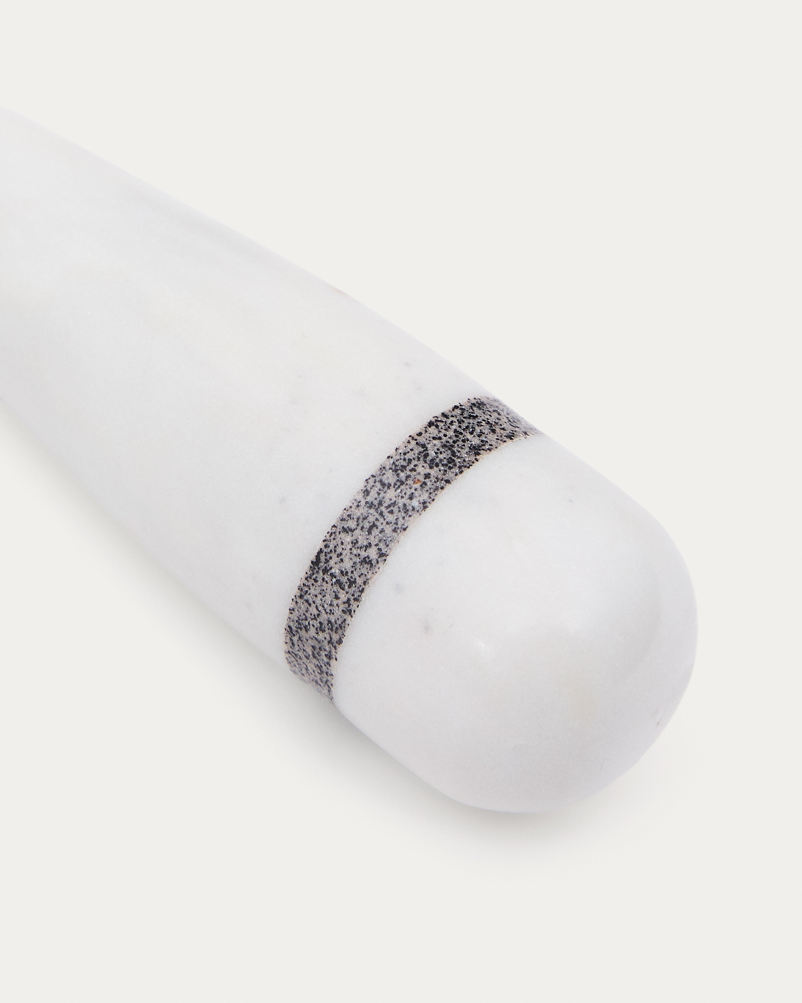 Nira opener in black and white marble - Detail