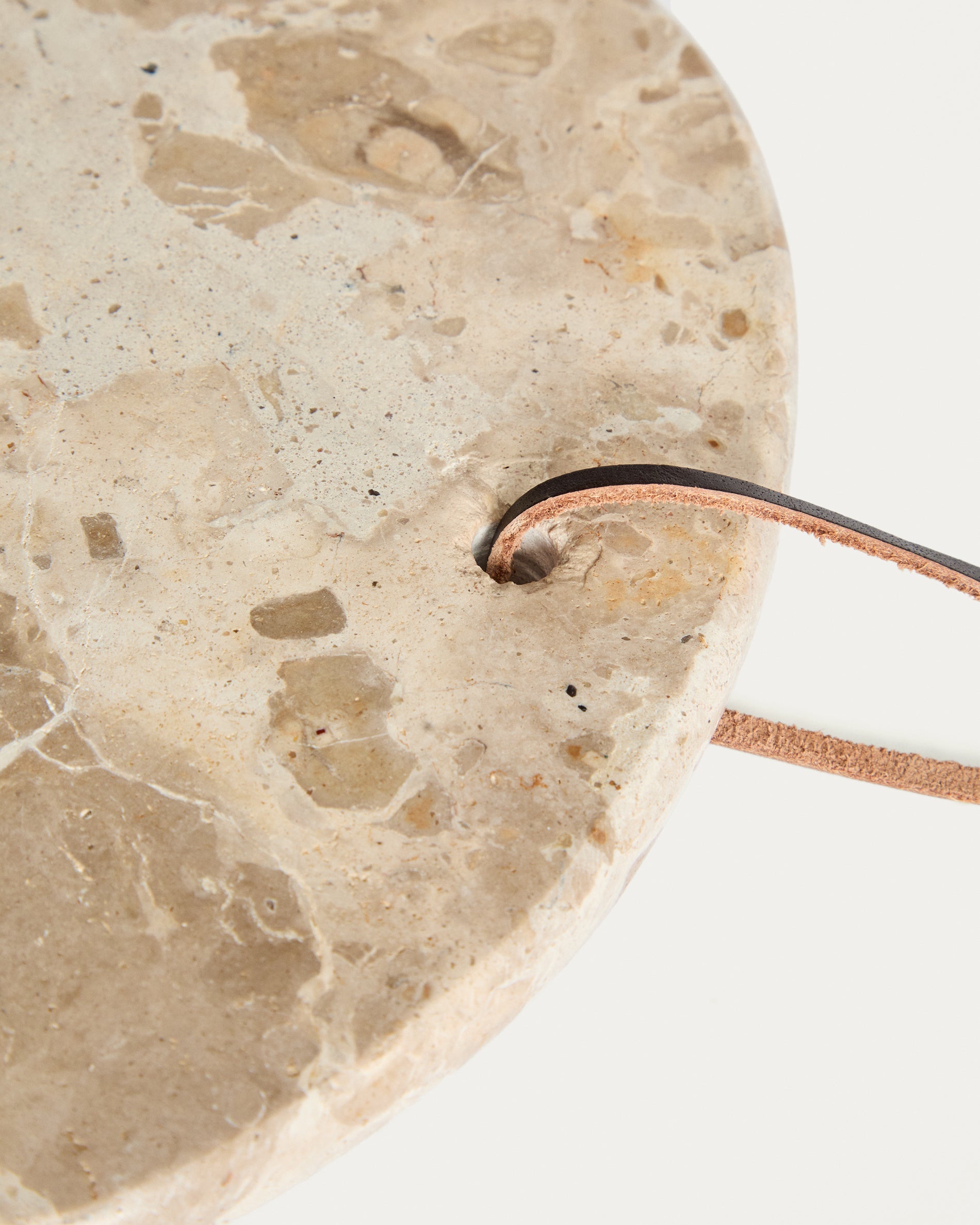 Orlina tray in beige marble 35 x 23 cm - Detail
