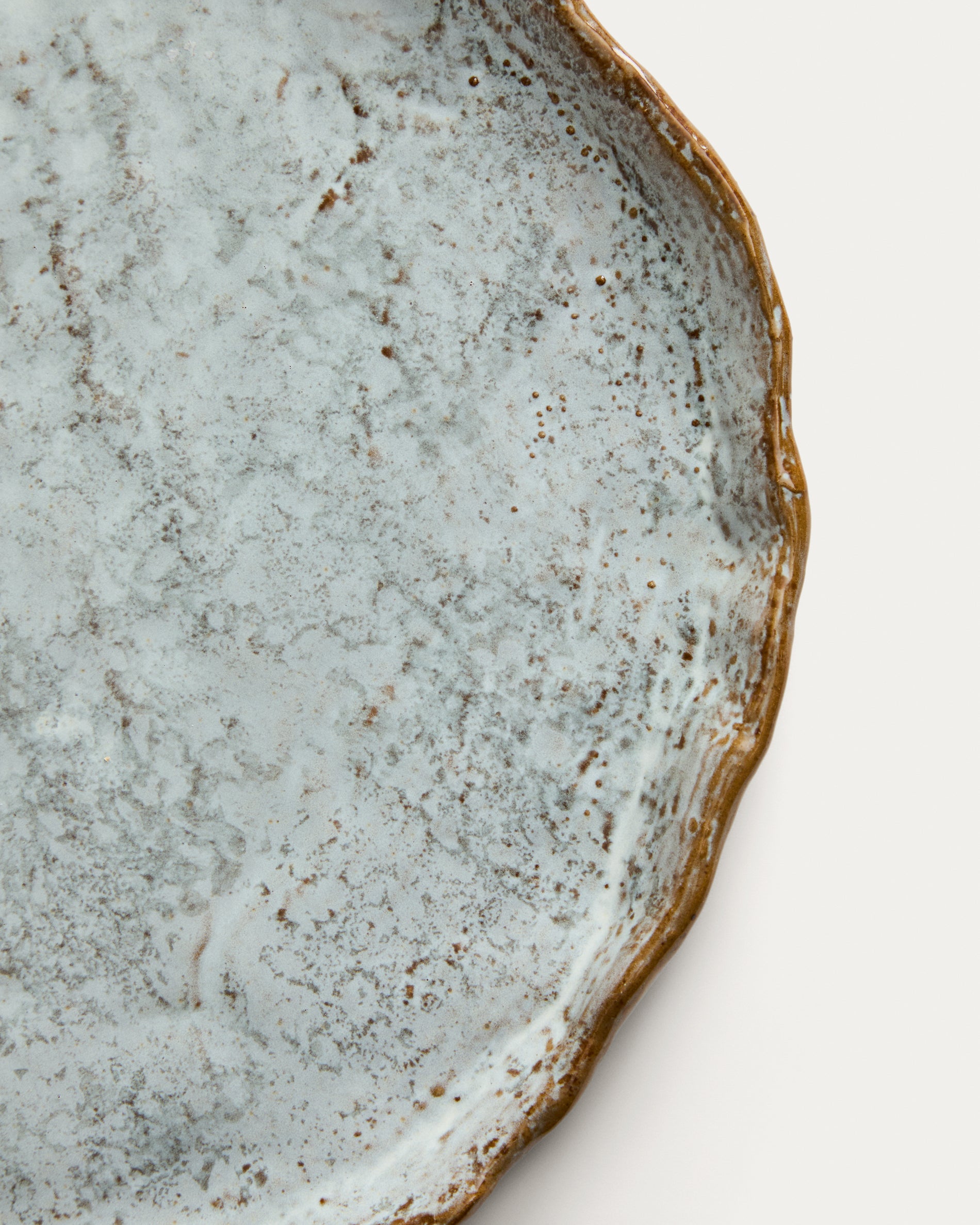 Alenia flat plate in grey ceramic - Detail