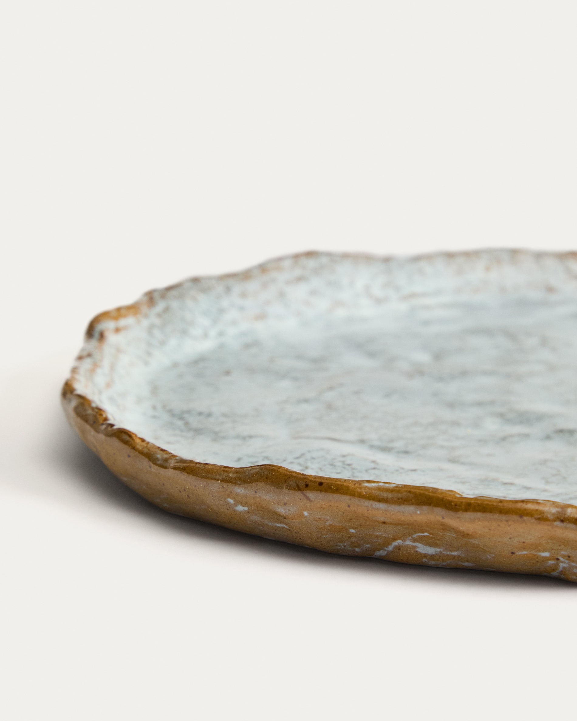 Alenia flat plate in grey ceramic - Detail