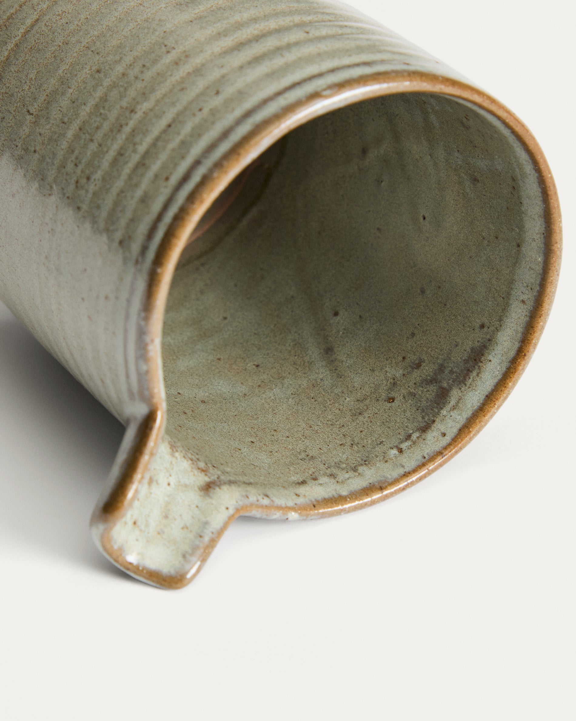 Alenia brown ceramic mug - Detail