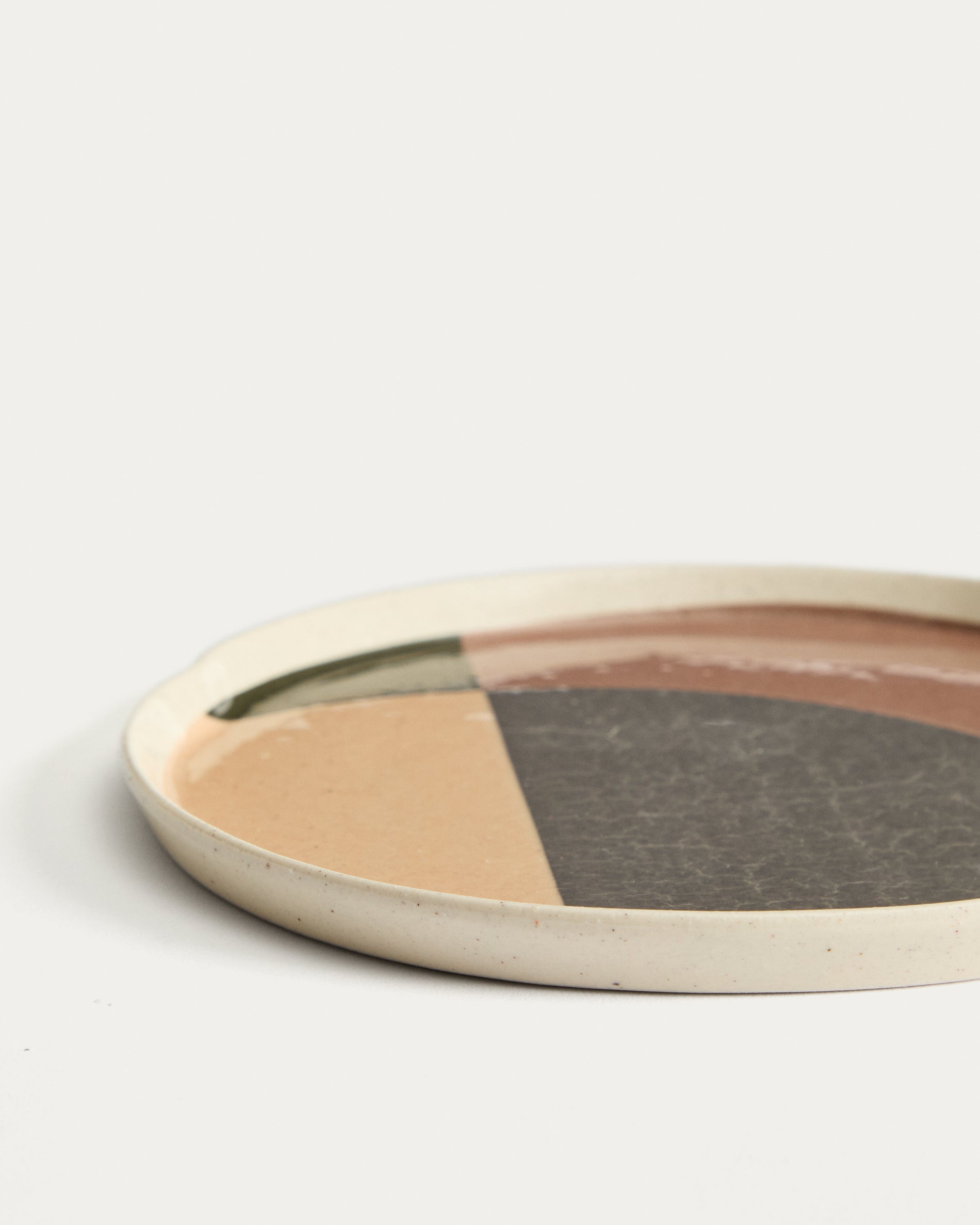 Julnet dessert plate in brown ceramic - Detail