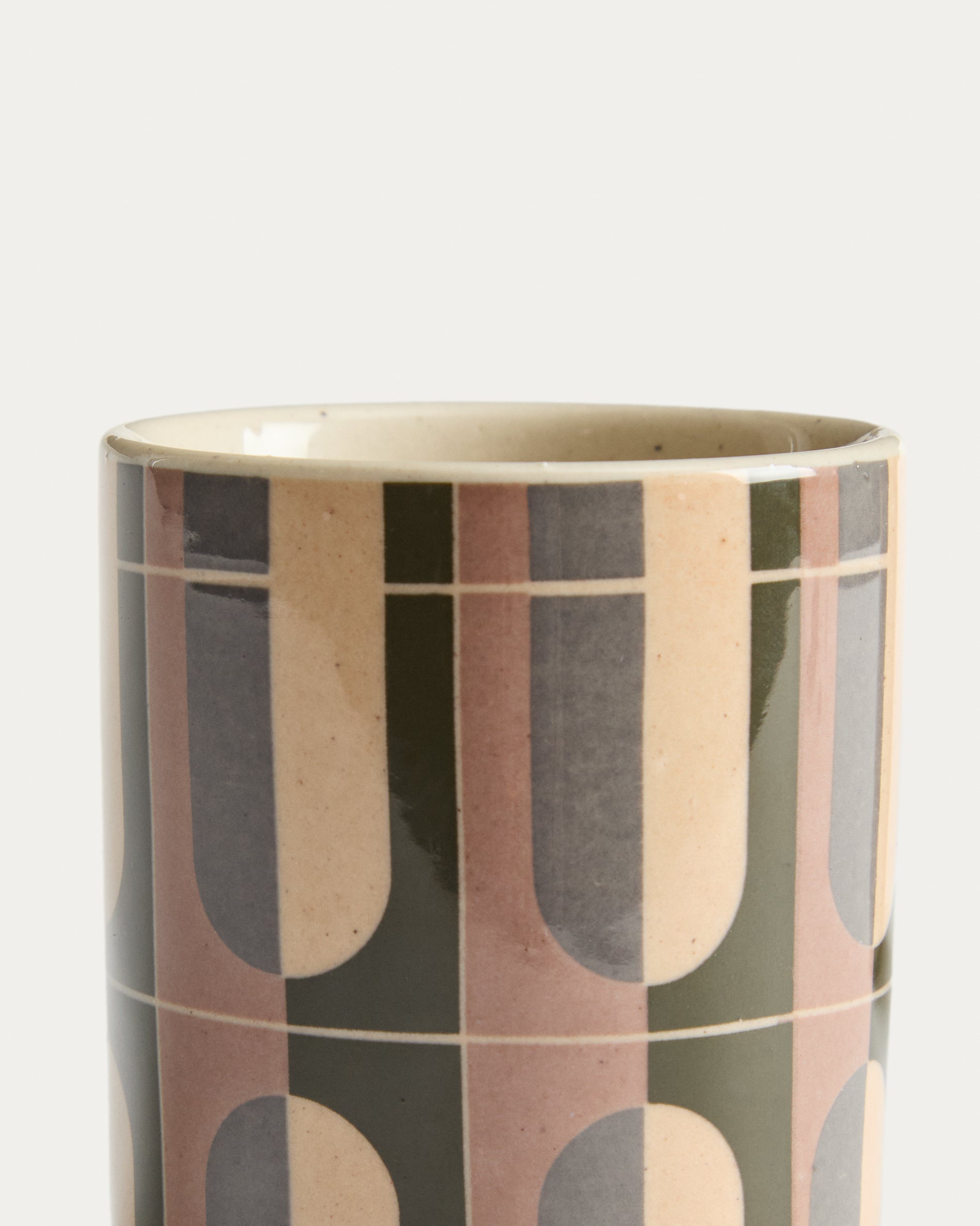 Julnet mug in brown ceramic - Detail