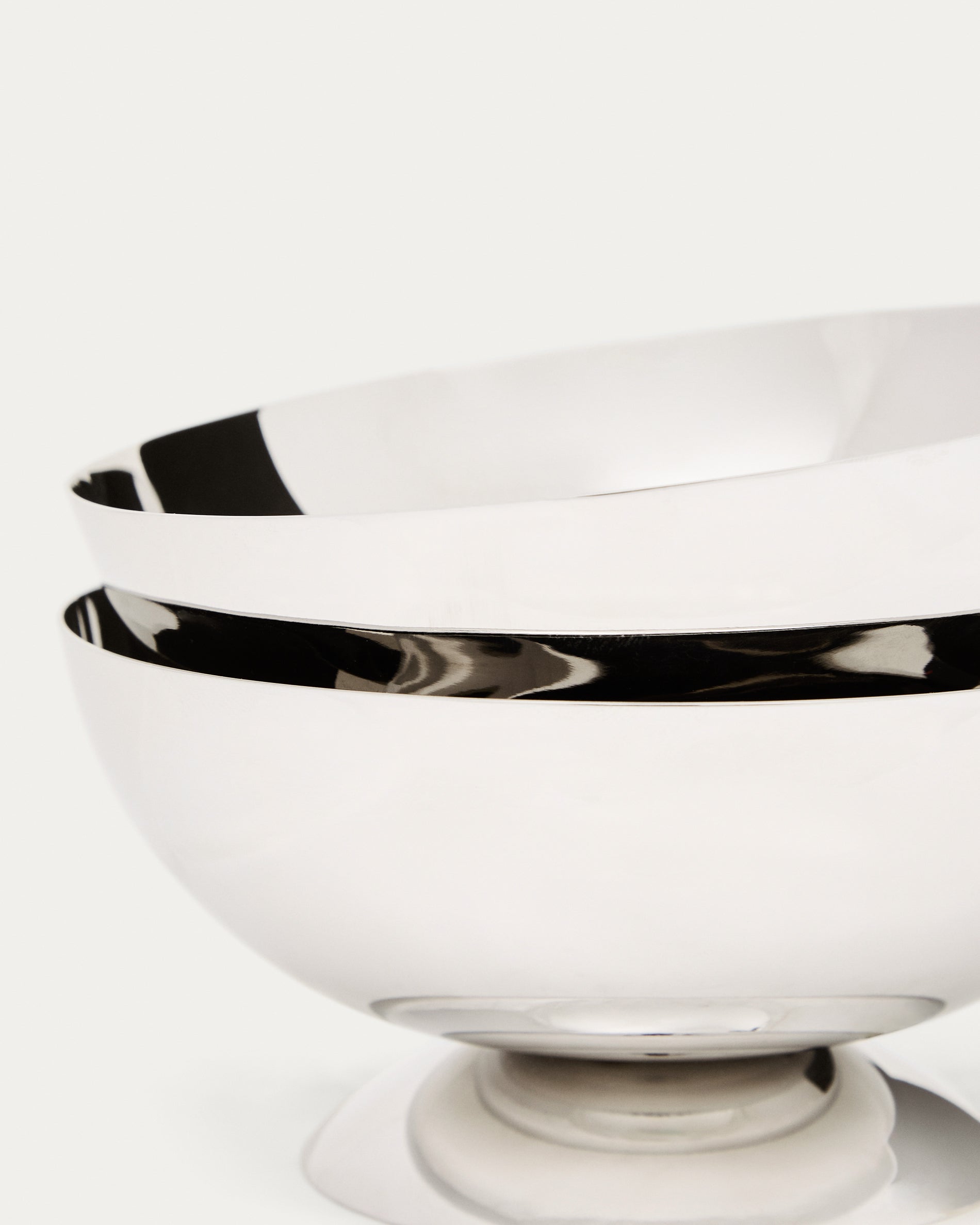 Nirela set of 2 stainless steel bowls - Detail