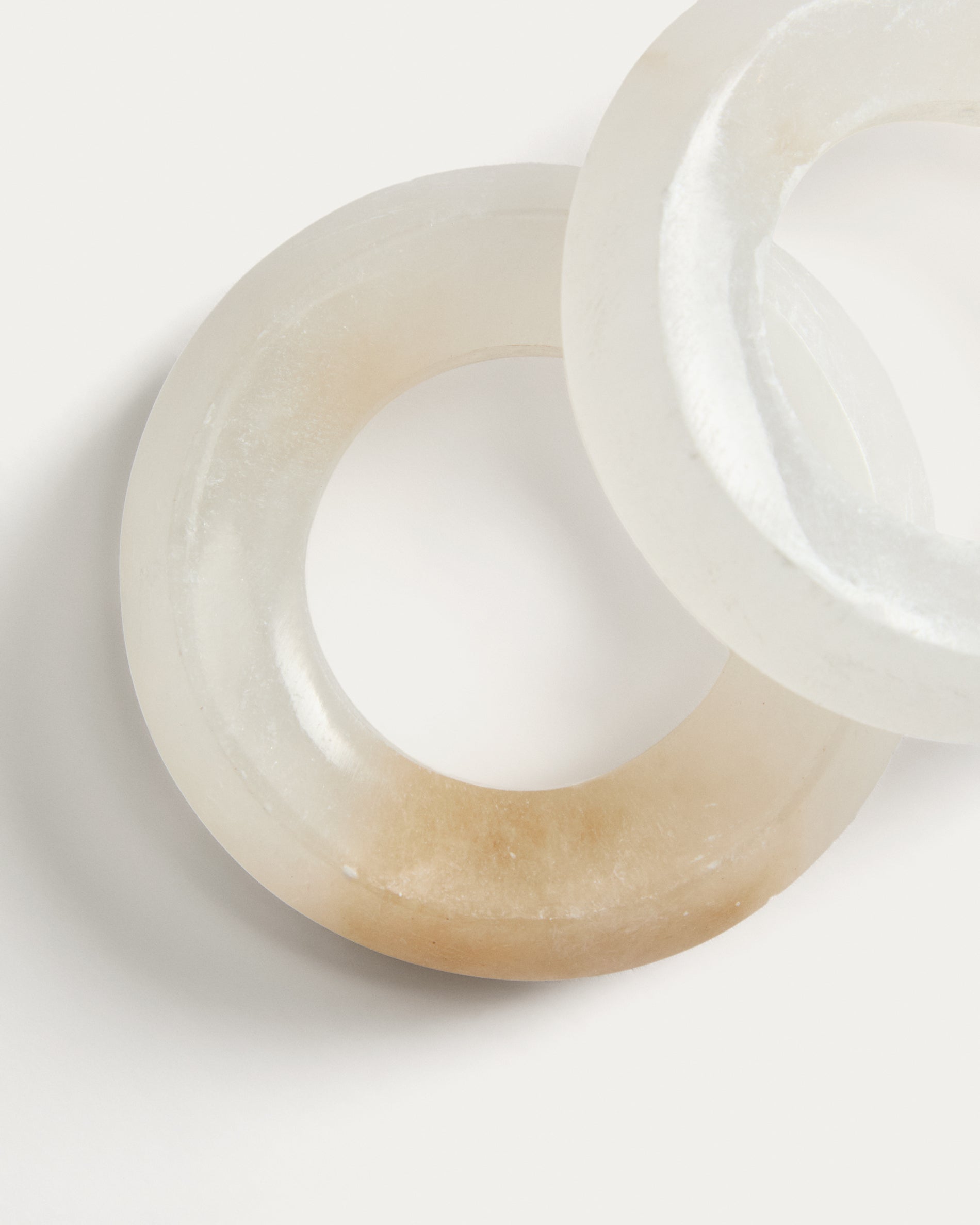 Noreli set of 2 alabaster napkin rings - Detail
