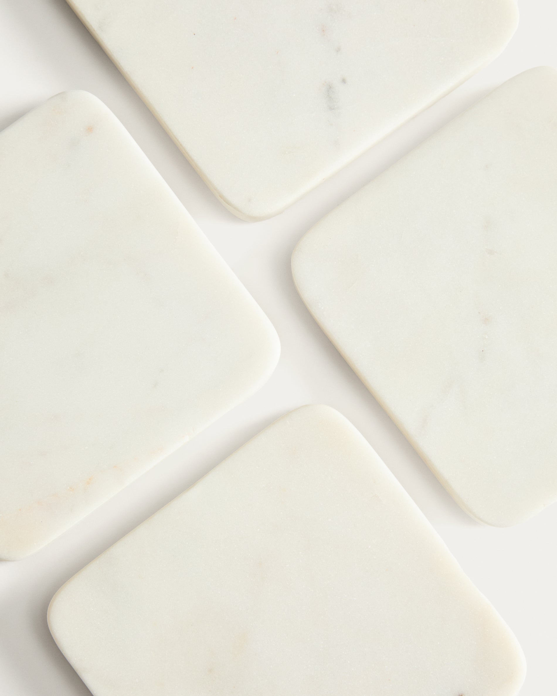 Nuvir set of 4 white marble coasters - Detail