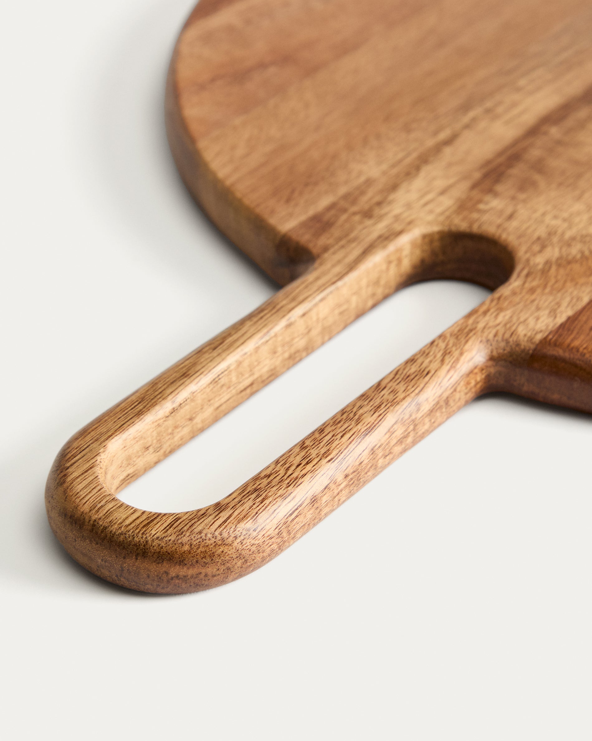 Blera serving board in acacia wood FSC 100% - Detail