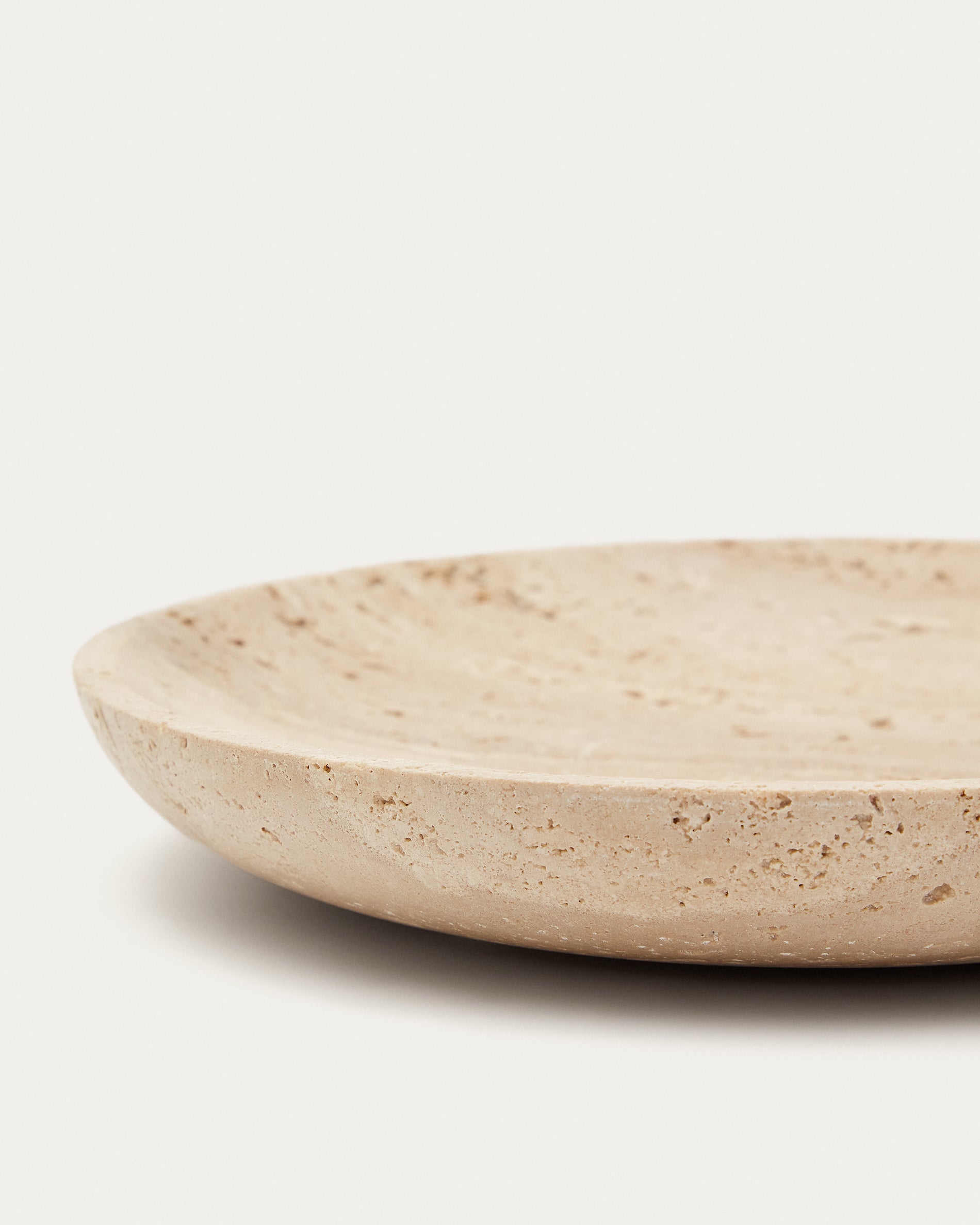 Madlena small beige travertine table centerpiece - Detail