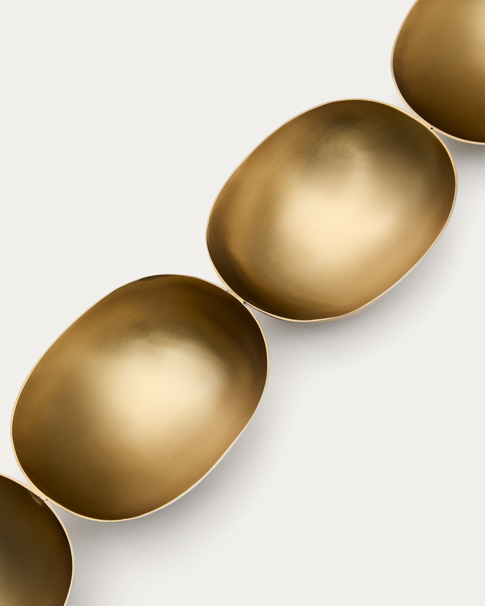 Aruc 4 bowls made of gold-coloured stainless steel - Detail