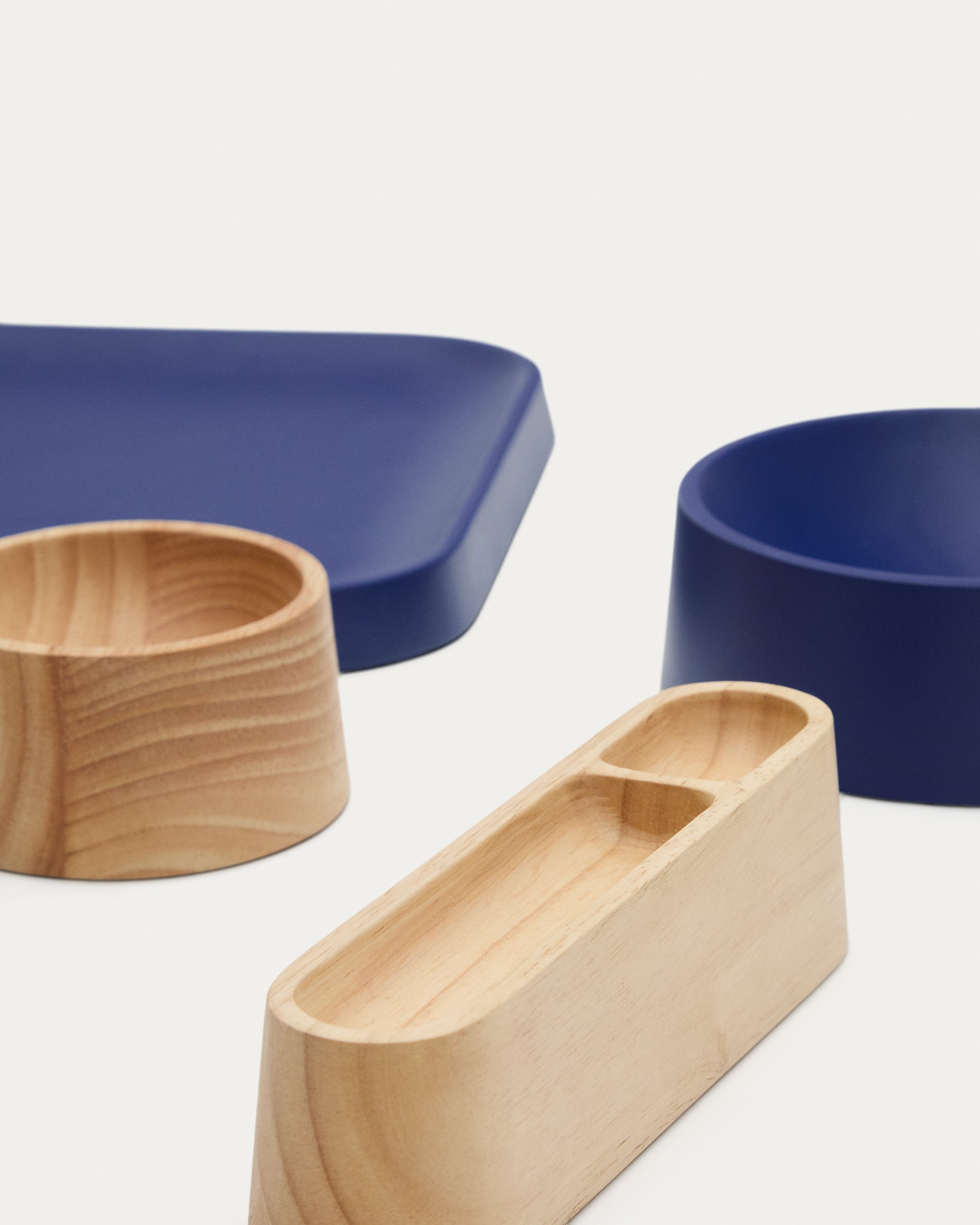 Bletz set of serving dishes for snacks made of acacia wood in a natural, blue finish FSC 100% - Detail