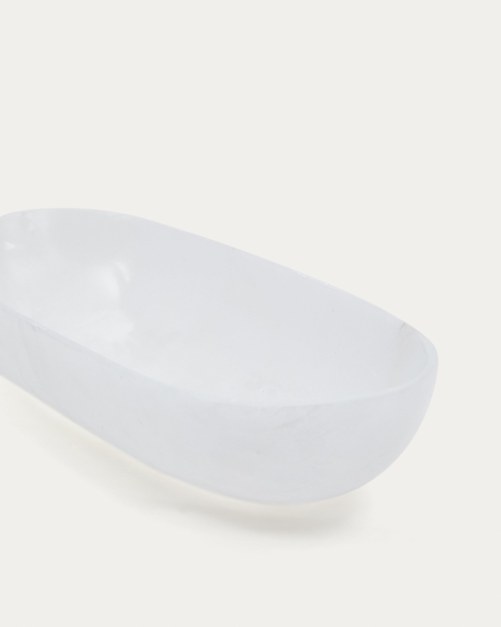 Eval white alabaster serving dish - Detail