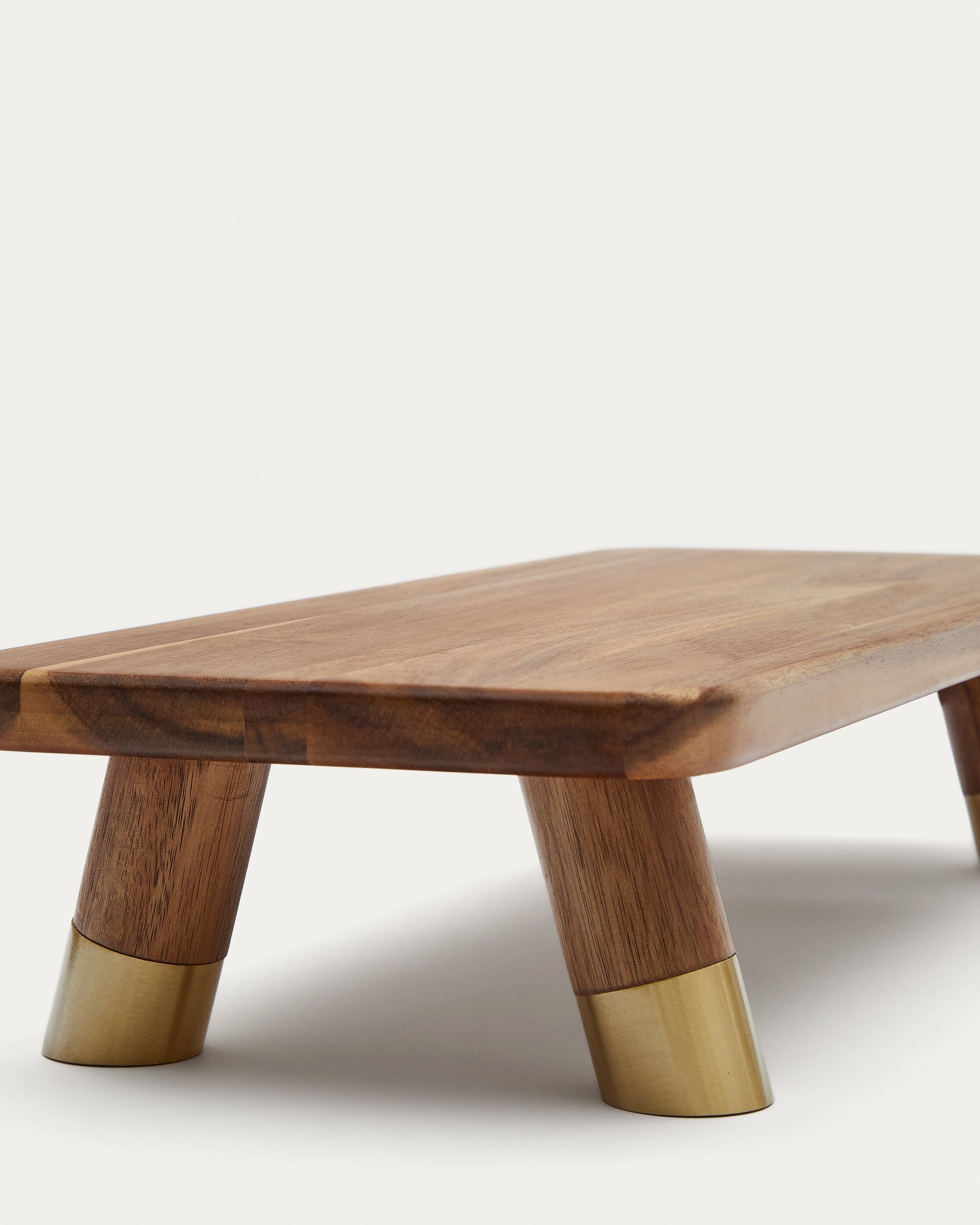 Sataya small serving board made from FSC 100% acacia wood - Detail