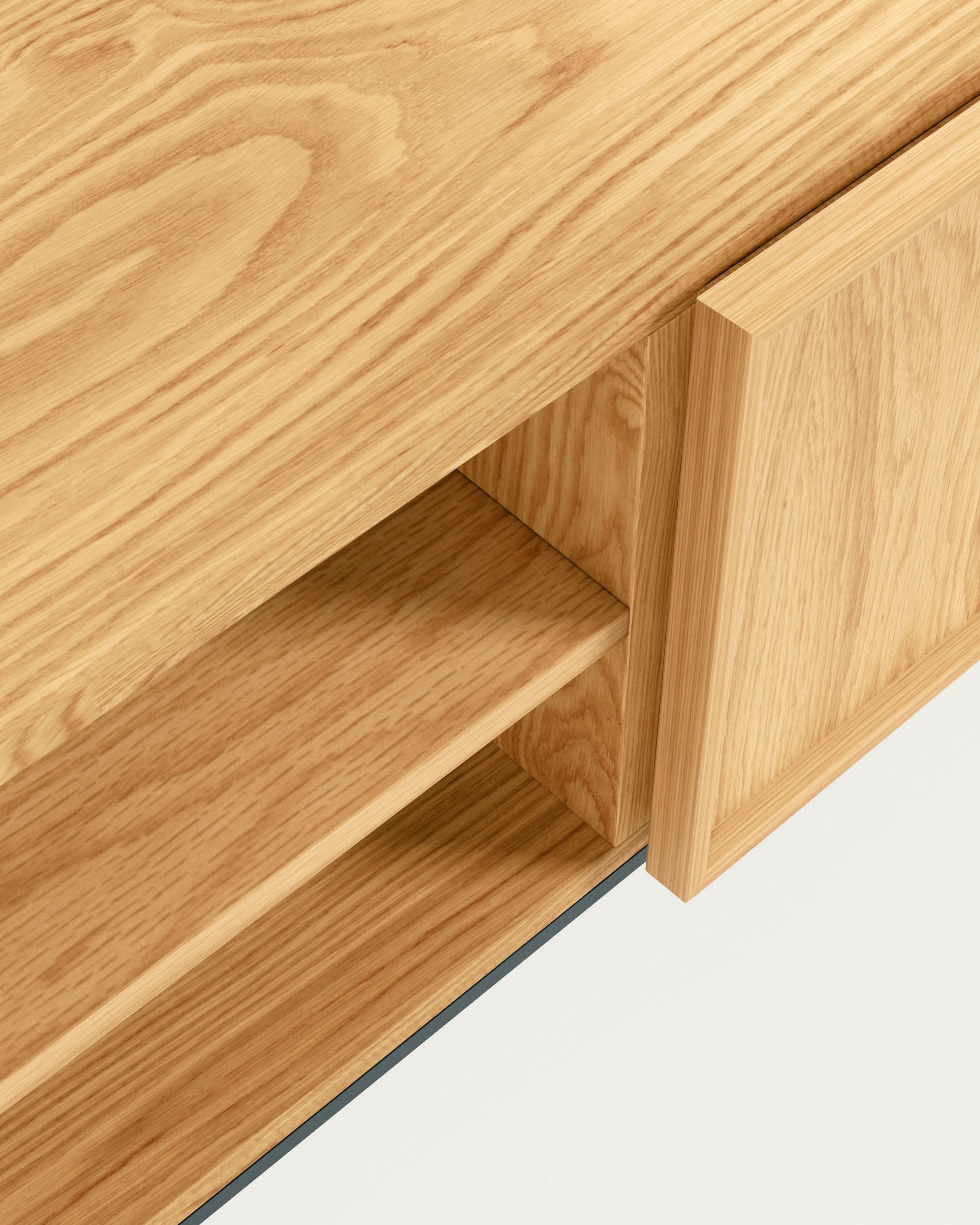 Taiana single door TV stand with oak veneer and steel frame in black finish, 112 x 51 cm - Detail