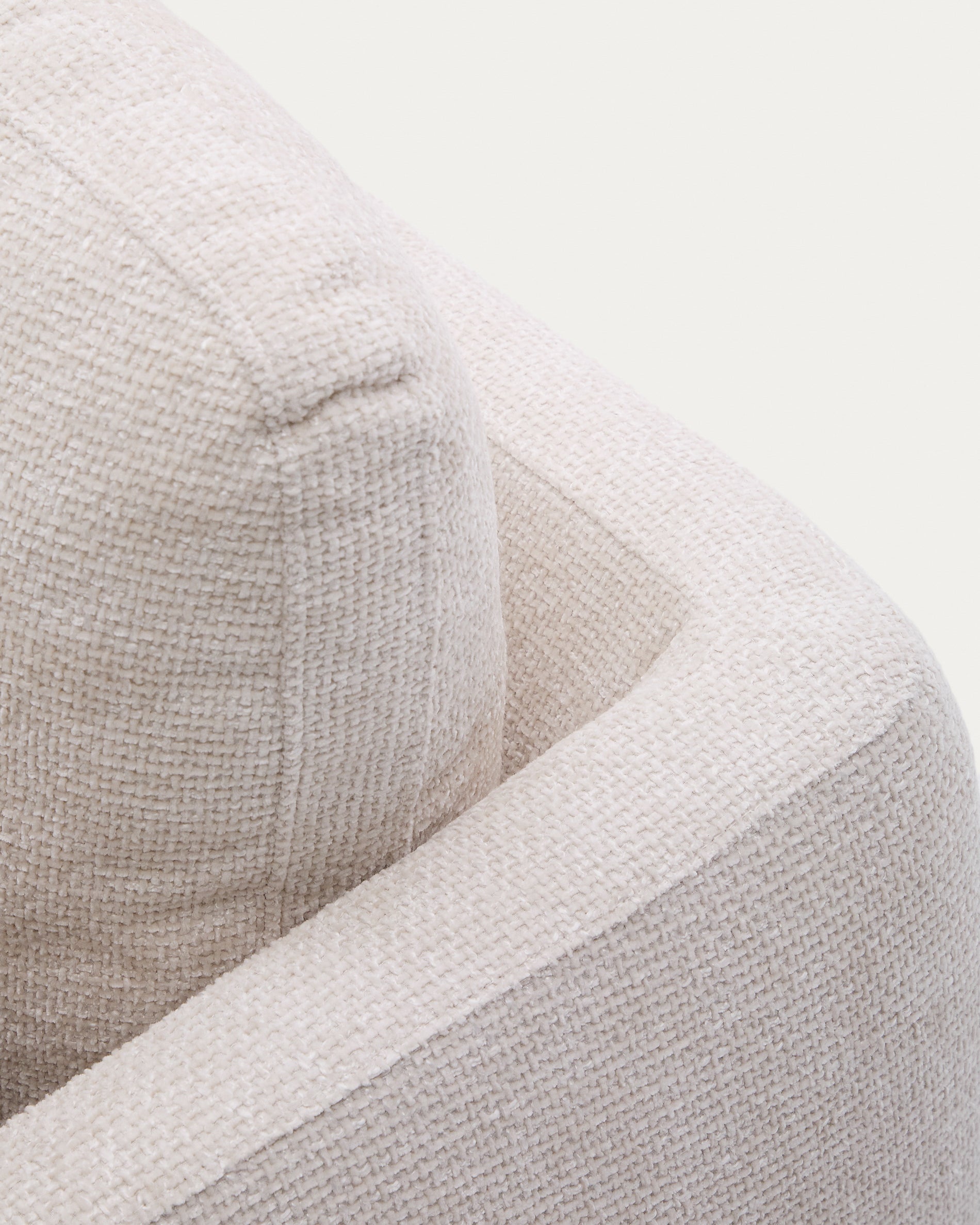 Laira 3-seater sofa bed in ecru chenille 218cm FSC Mix Credit - Detail
