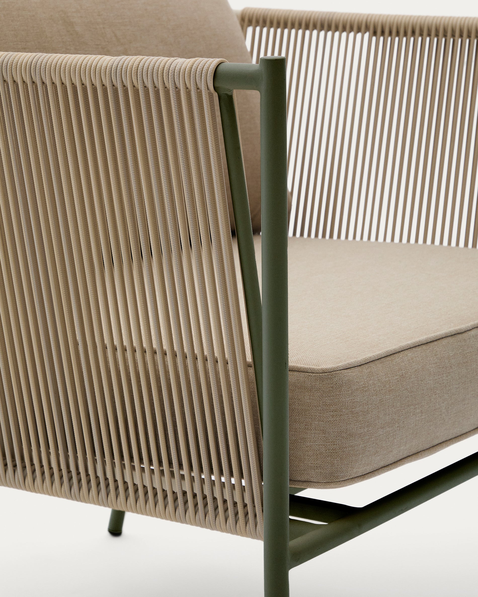 Zivia outdoor armchair in ecru rope cord and green galvanised steel - Detail