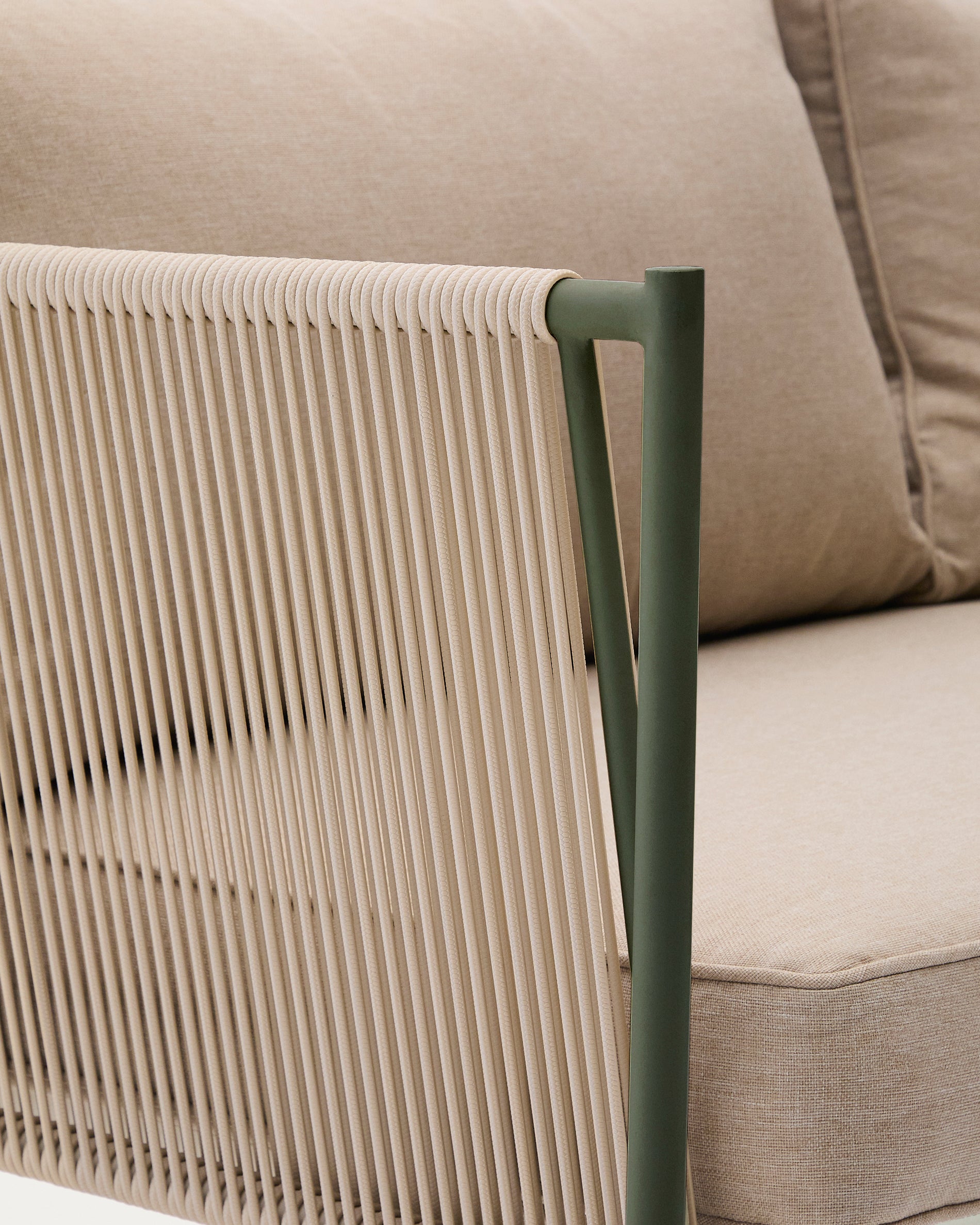 Zivia outdoor 2-seater sofa in ecru rope cord and green galvanised steel 178cm - Detail