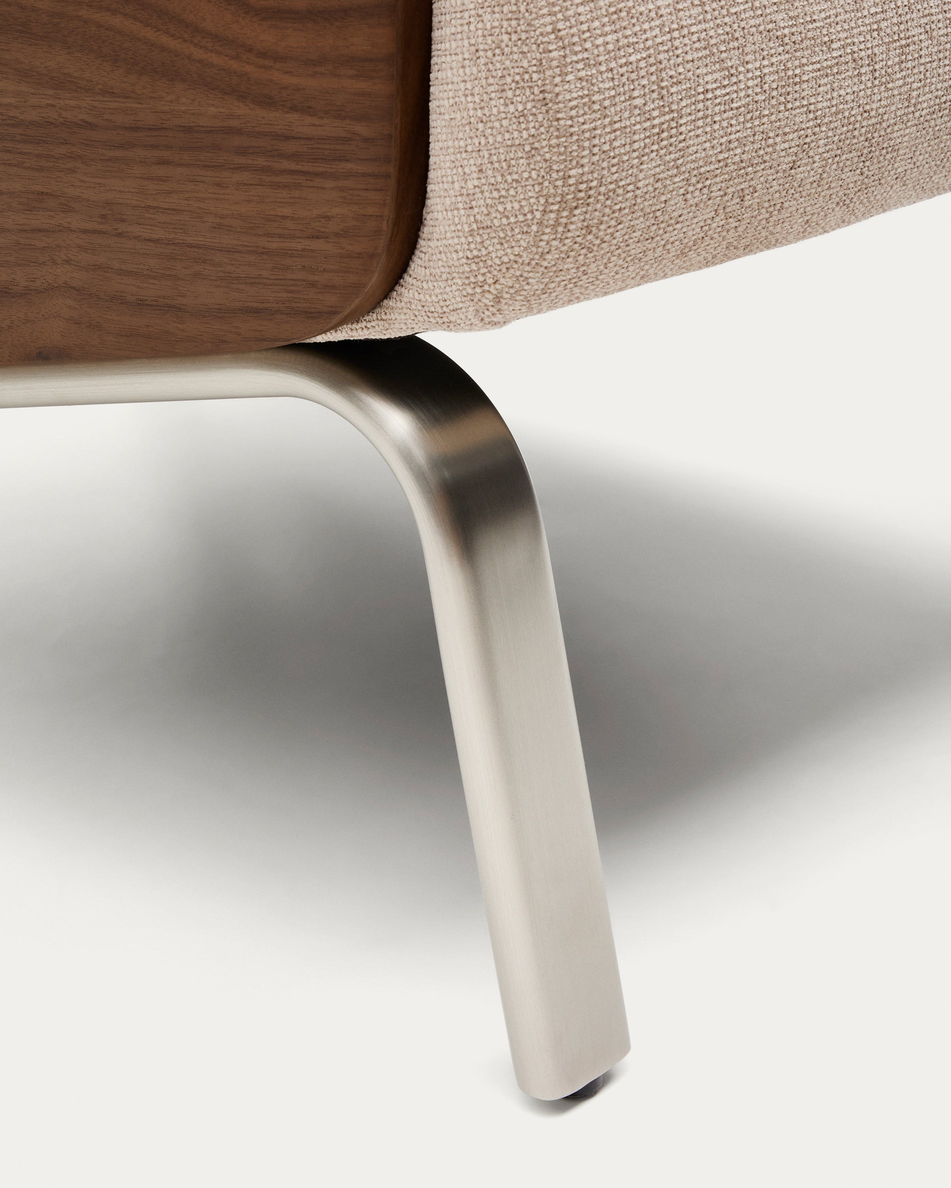 Amsen light brown 2-seater sofa in walnut plywood with brushed stainless steel legs 150cm - Detail