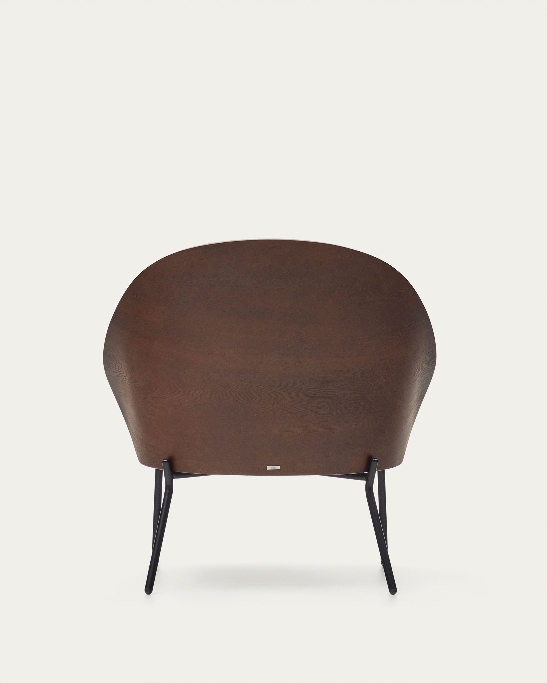 Eamy light brown armchair in an ash wood veneer with a walnut finish and black metal - Product View