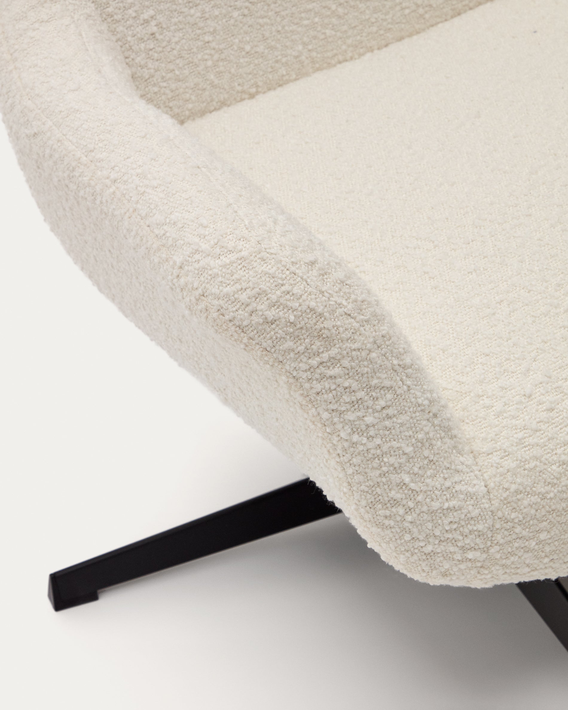 Zalina swivel armchair in white bouclé and steel with black finish FSC 100% - Detail