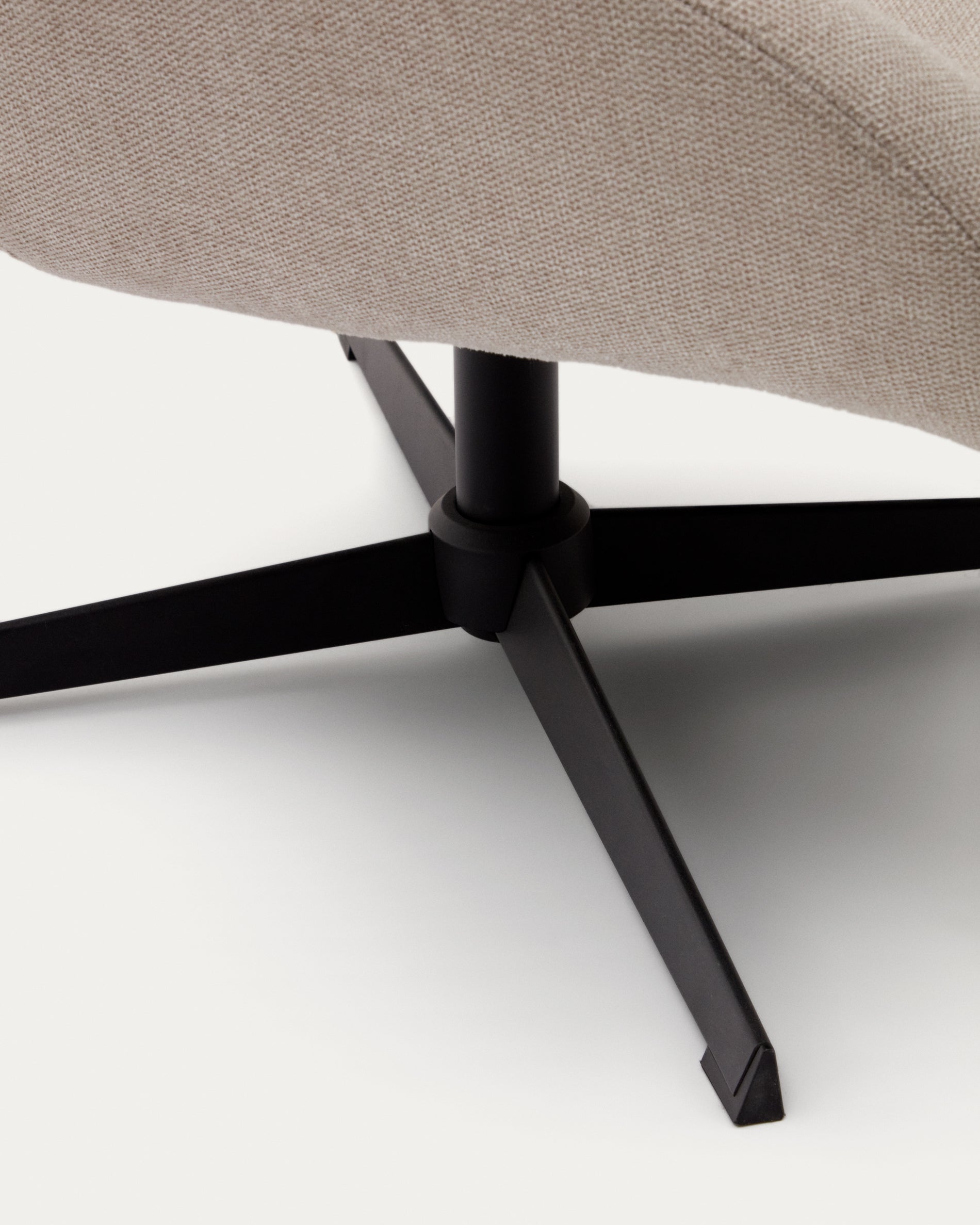 Celida swivel armchair in beige chenille and steel with black finish FSC 100% - Detail
