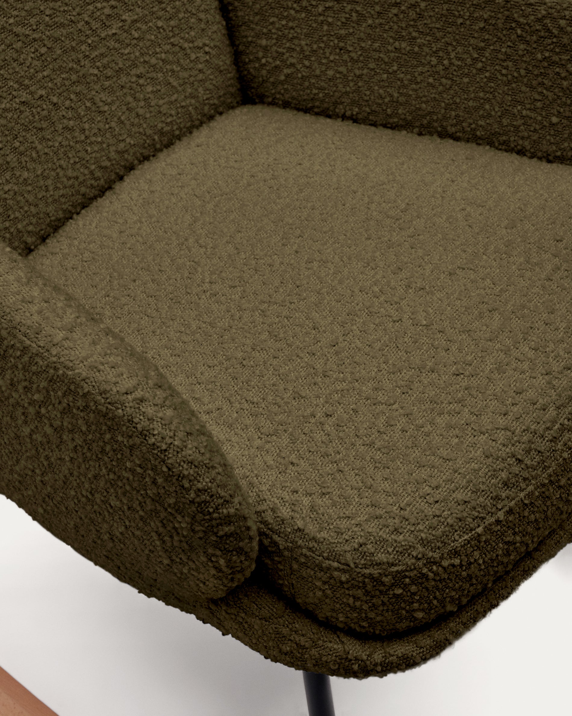 Maustin rocking chair in green bouclé with a dark green steel structure and beech wood - Detail