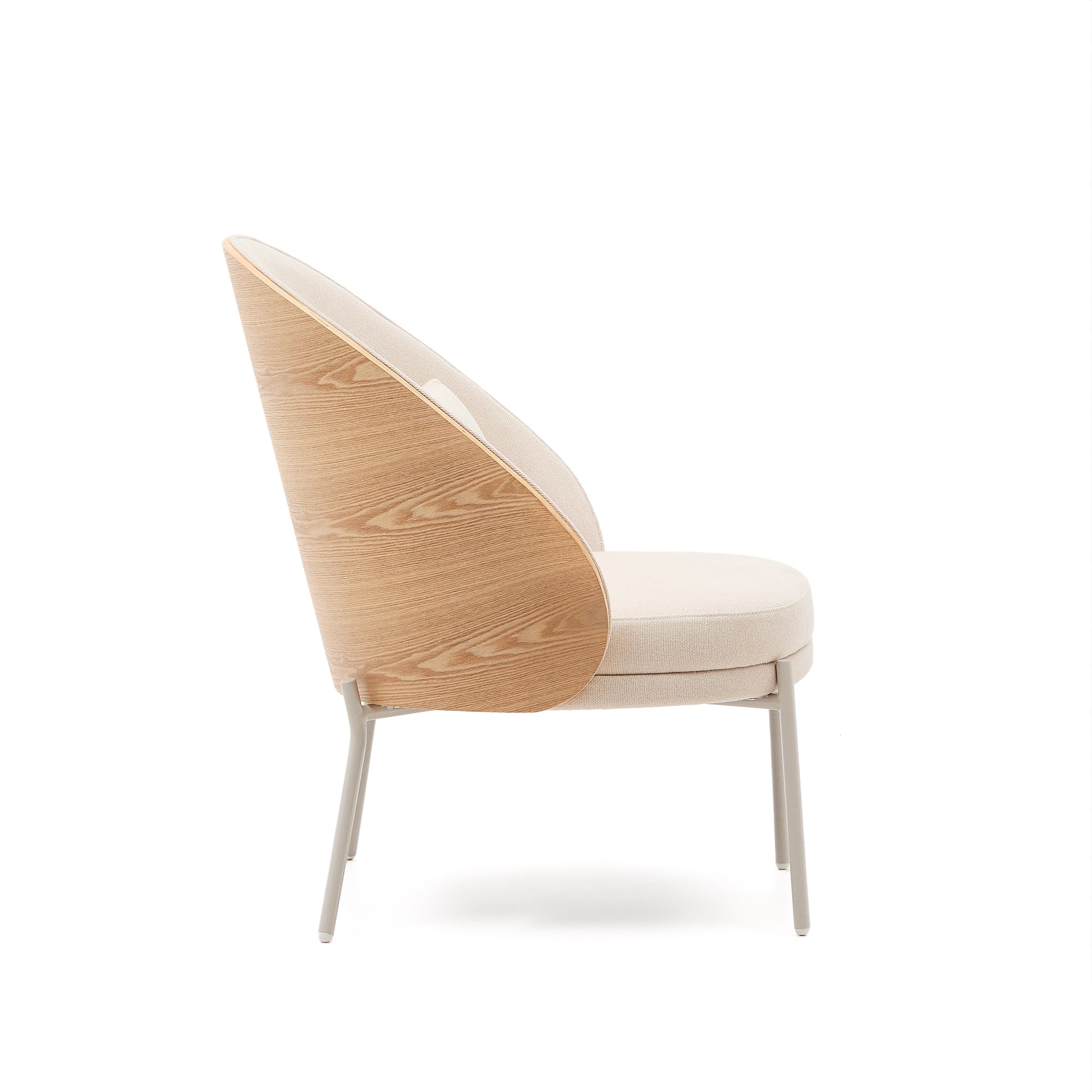 Eamy armchair in beige chenille with natural finish ash veneer and beige metal