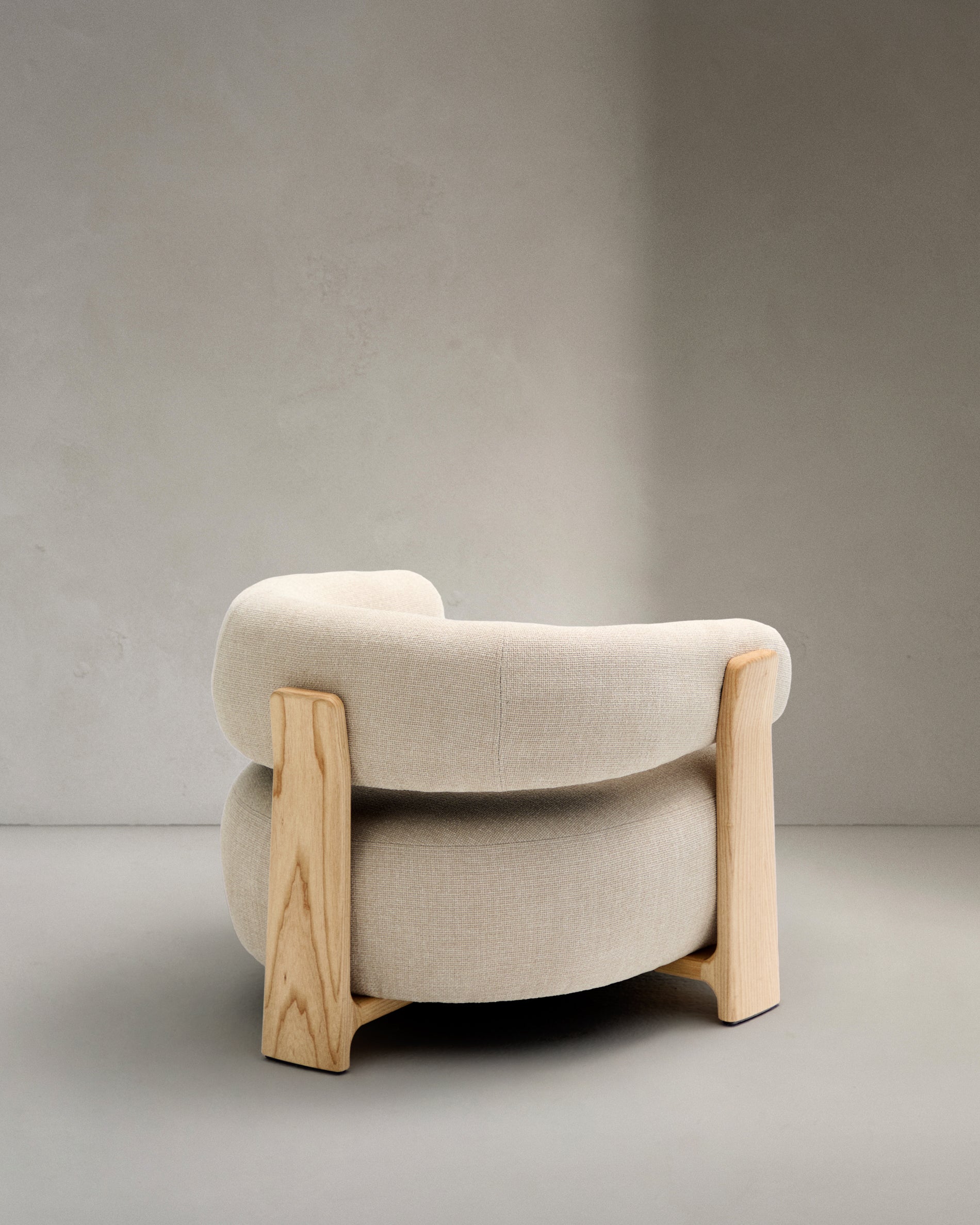 Granite fire-retardant armchair in beige chenille and solid ash wood with natural-coloured finish FSC 100% - Product View