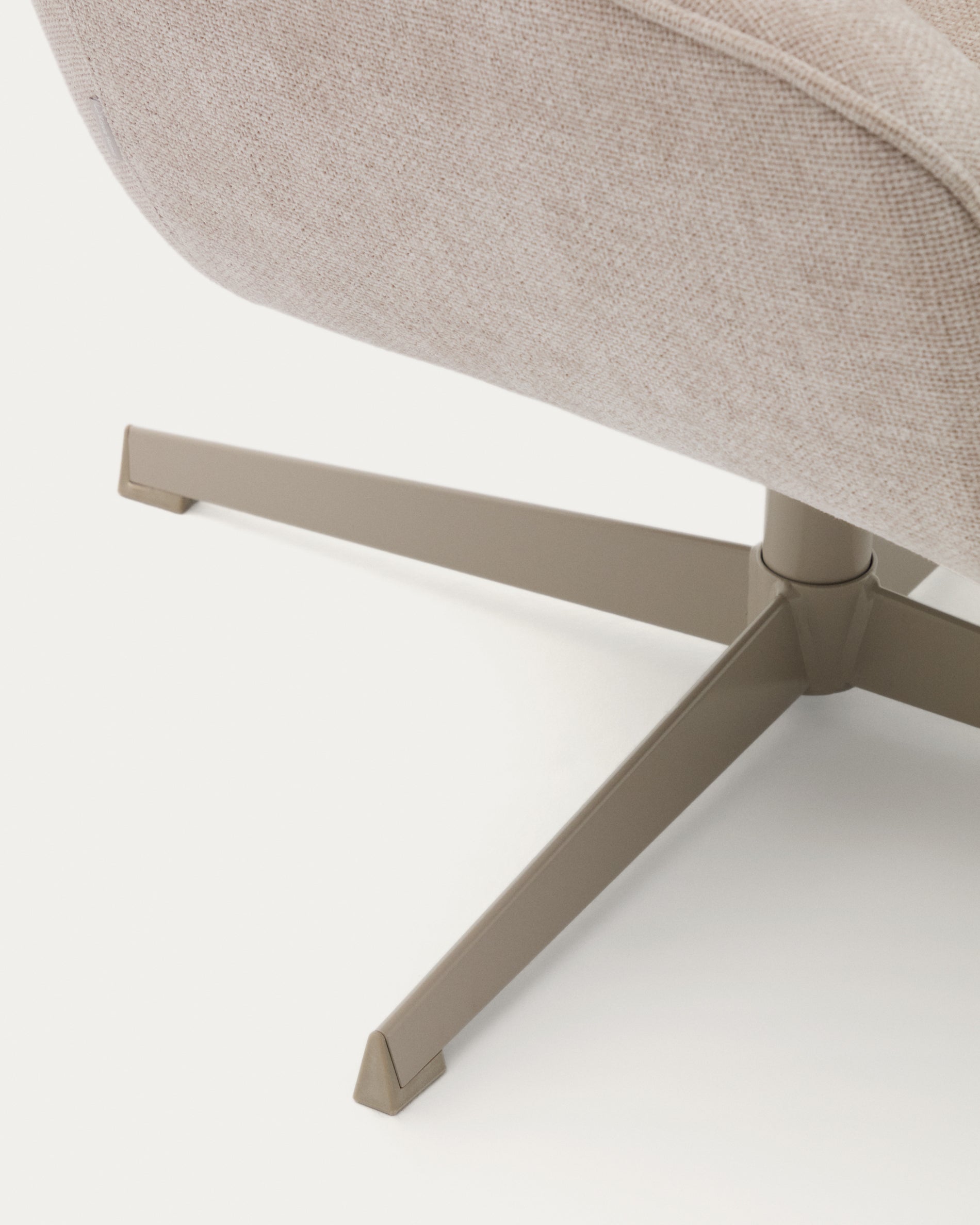 Teryl swivel beige chenille armchair with grey-finished metal, FSC 100% - Detail