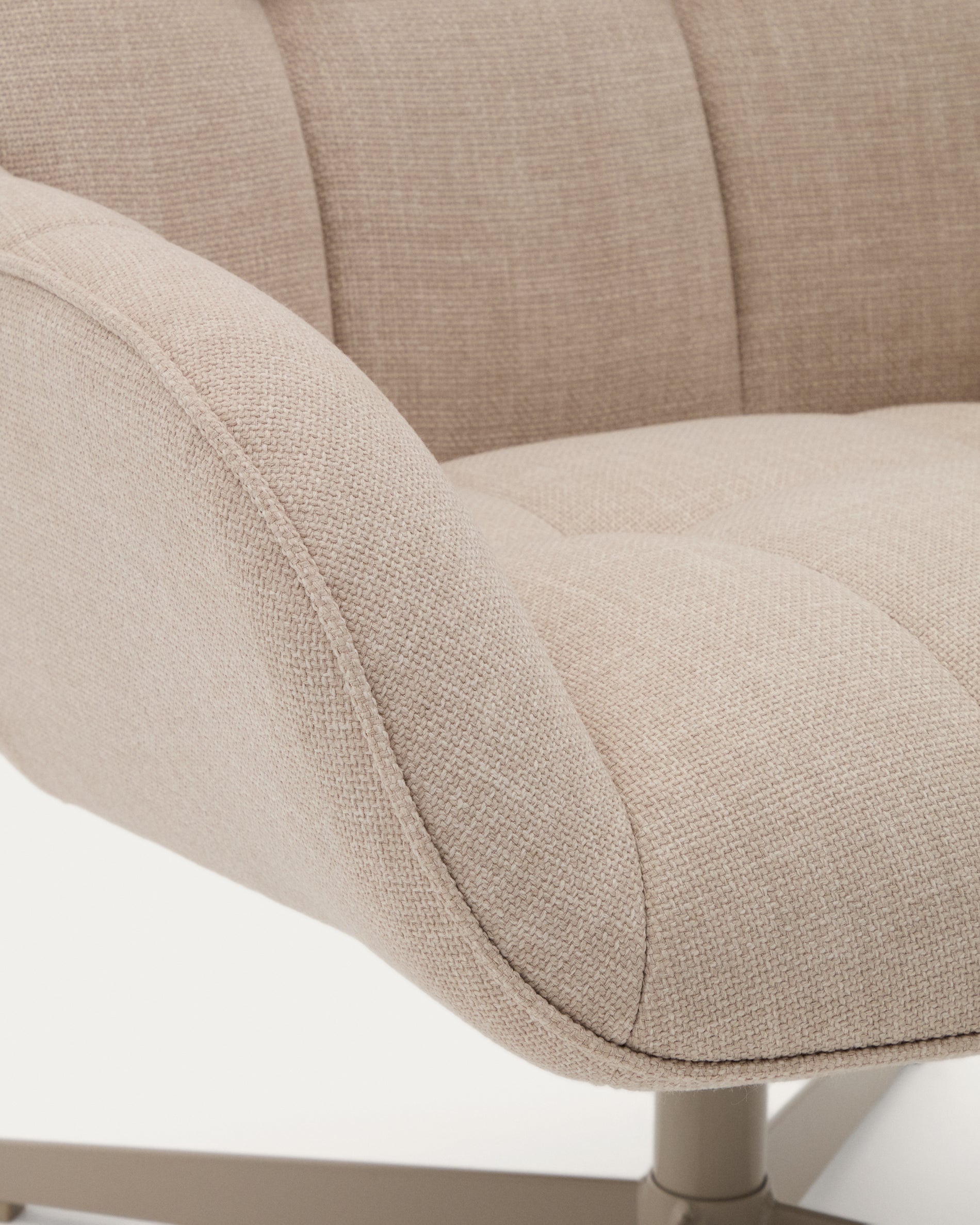 Jaspe beige swivel armchair with grey-finished metal, FSC 100% - Detail