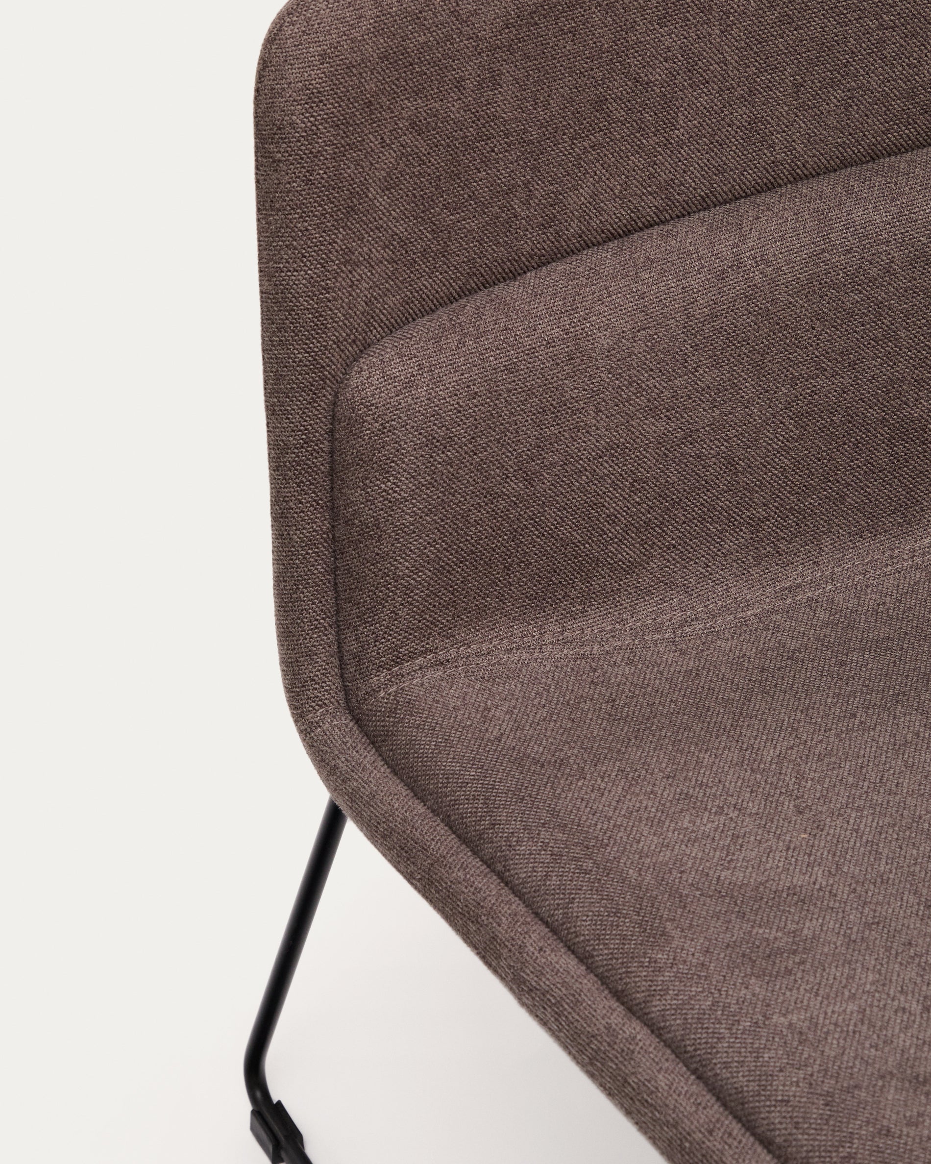 Zahara brown armchair and steel in a black finish, 100% FSC - Detail