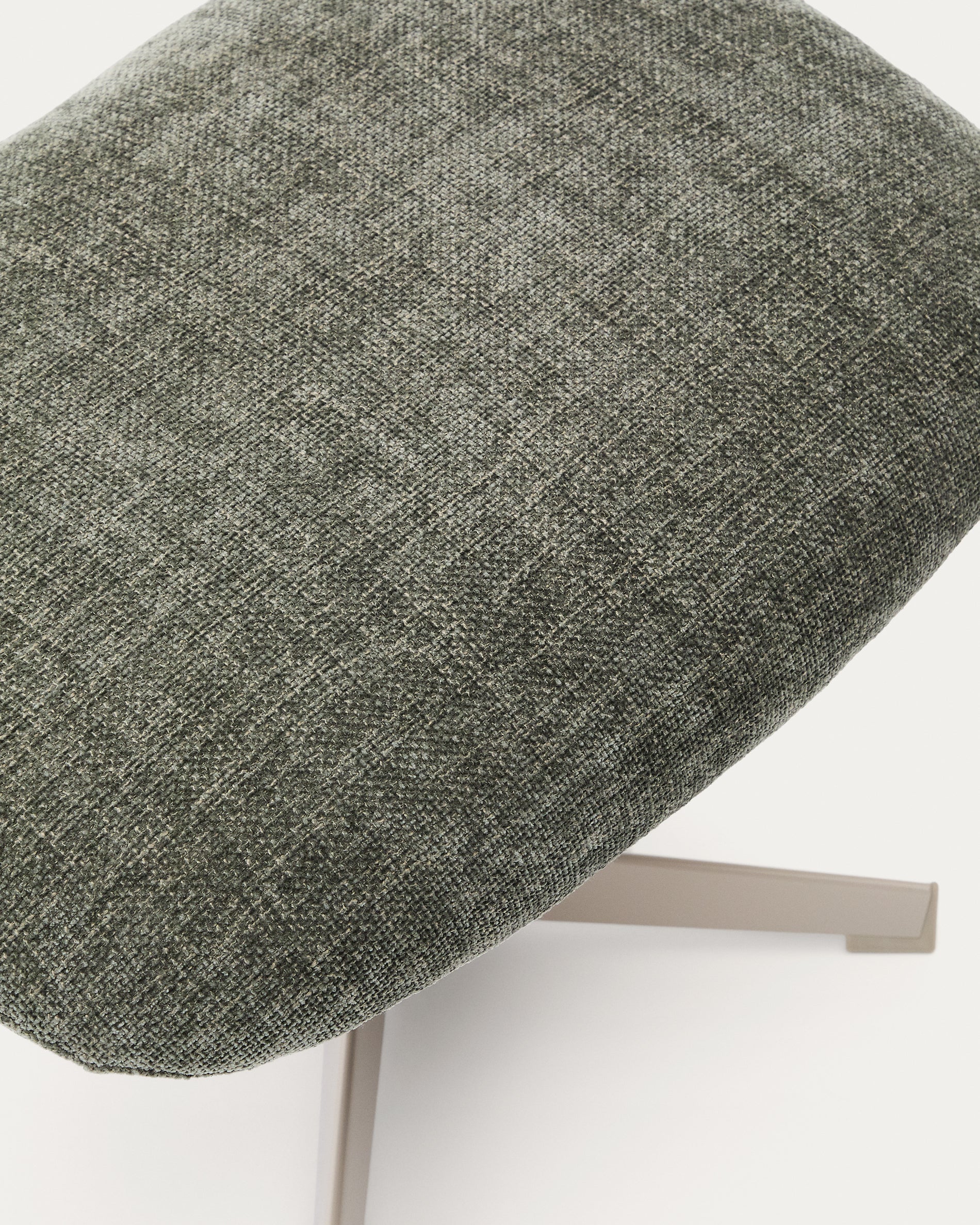 Teryl green chenille footrest with grey-finished metal, FSC 100% - Detail