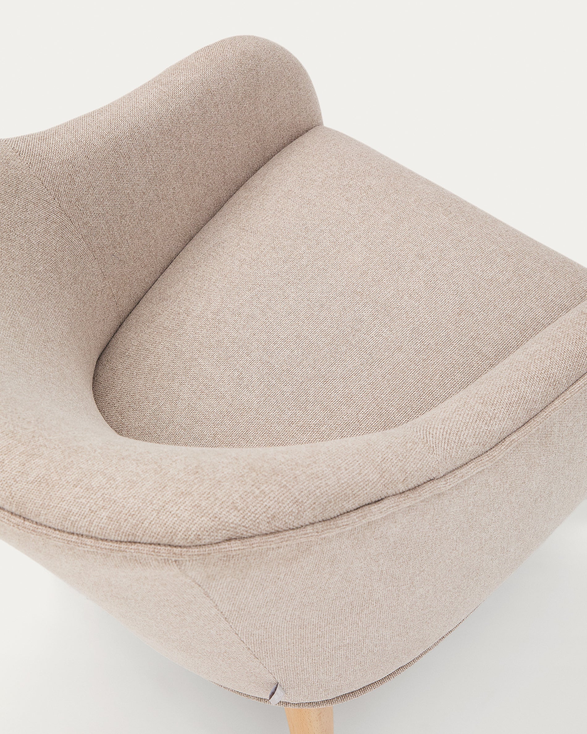 Bobly armchair in beige and with solid beech wood in a natural finish - Detail
