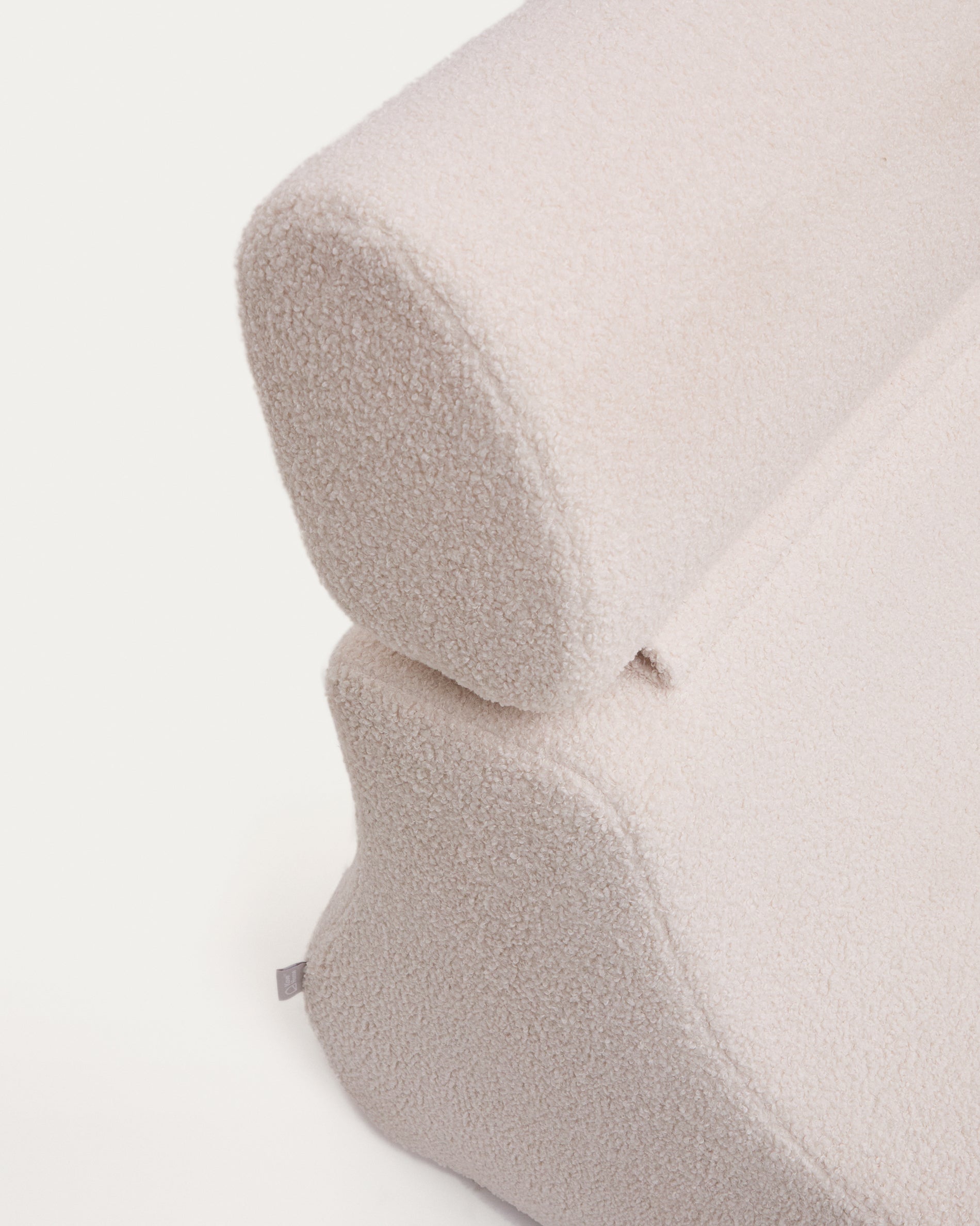 Club ecru-coloured, bouclé armchair - Detail