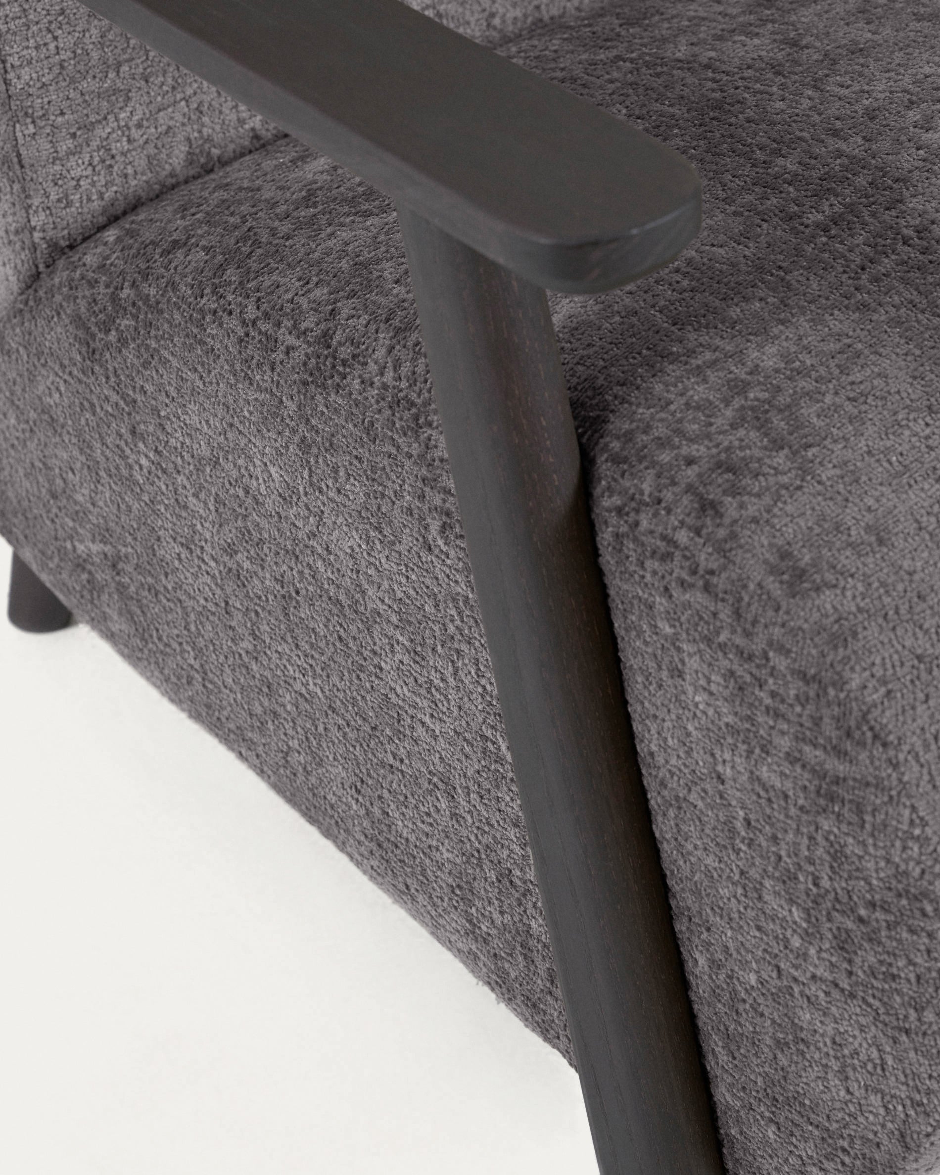 Meghan armchair in grey chenille and wood with wenge finish - Detail