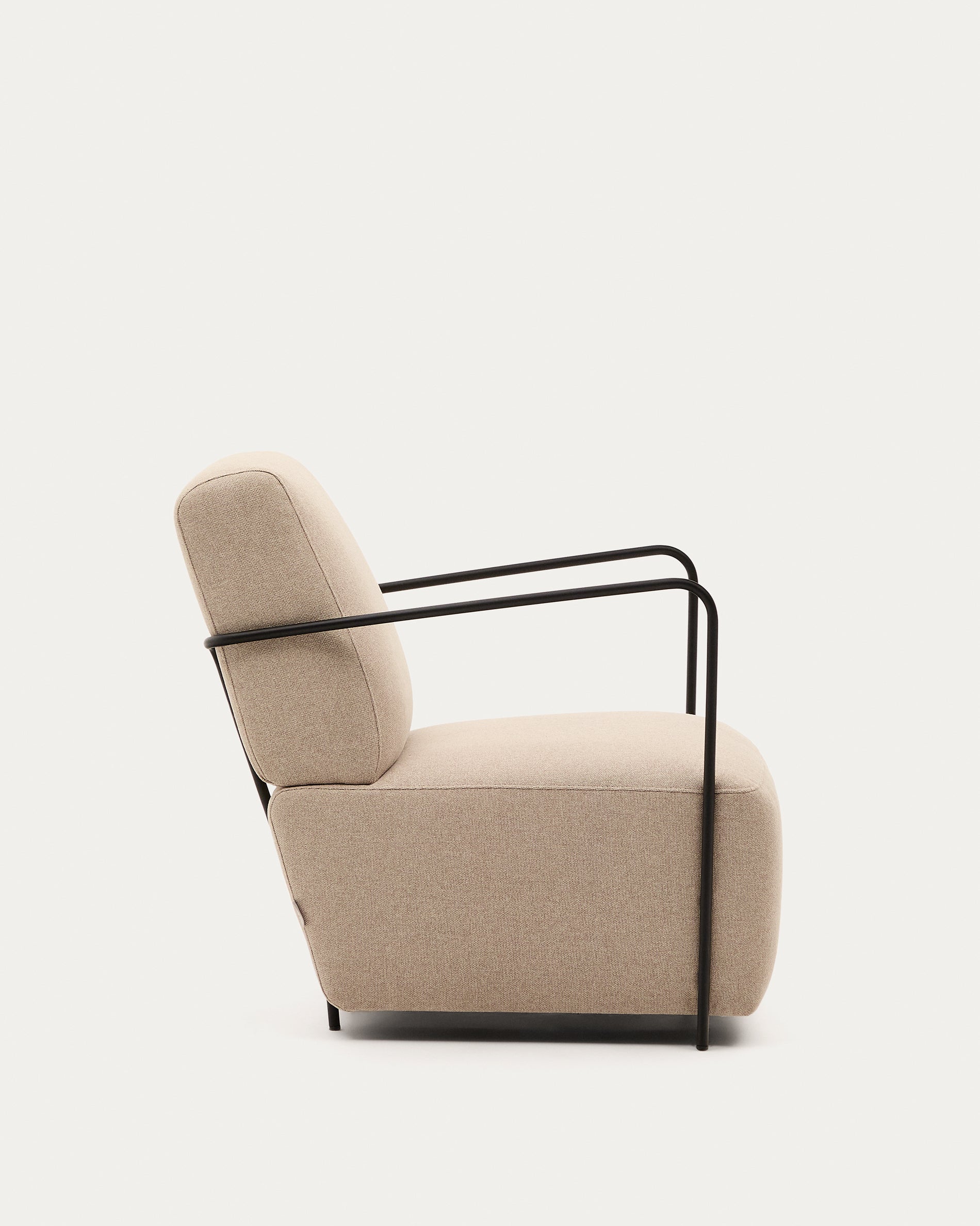 Gamer beige armchair with metal in a matte black painted finish - Product View