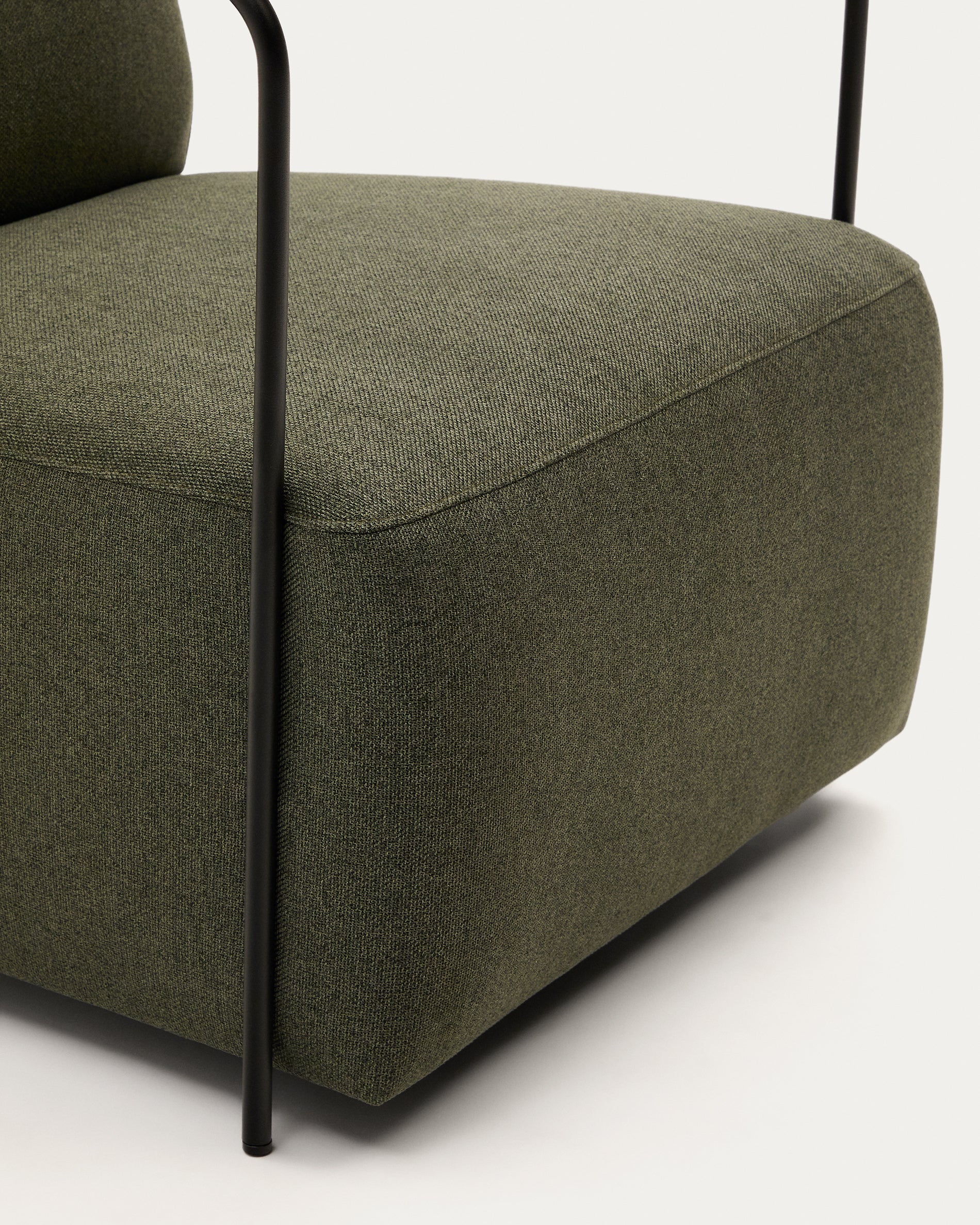 Gamer green armchair with metal in a black matte painted finish - Detail