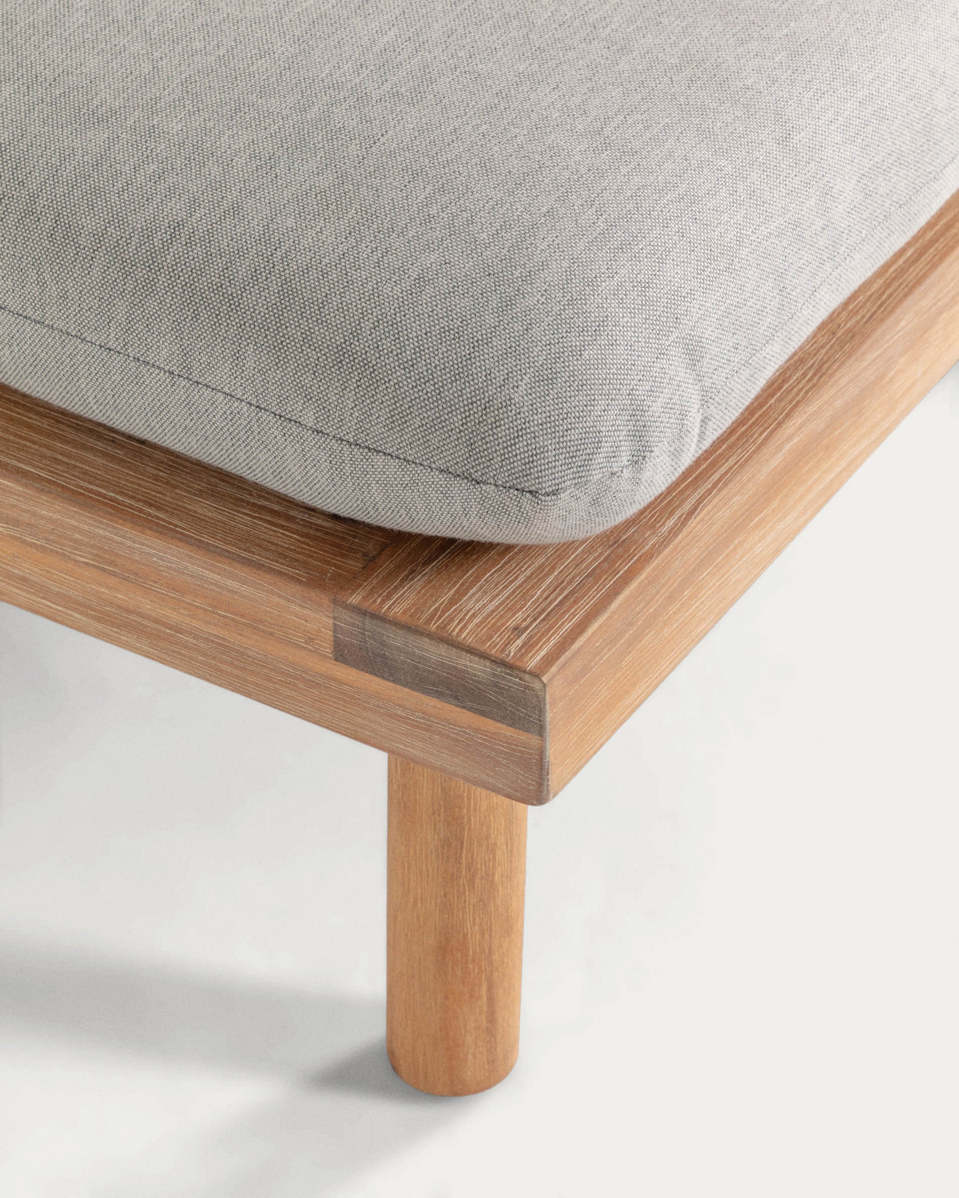 Viridis 4 armchairs and 2 tables set FSC 100% - Detail
