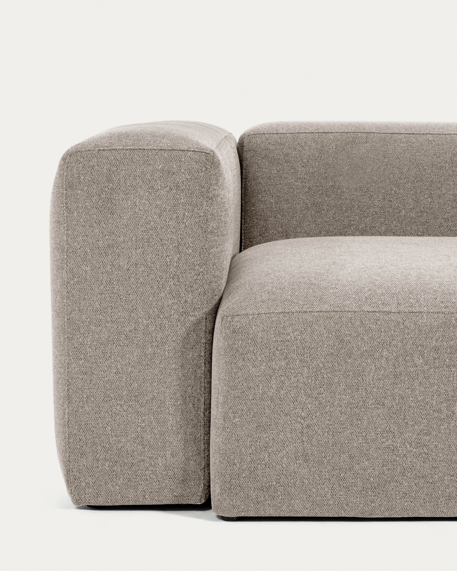 Blok 4 seater corner sofa in beige, 320 x 230 cm / 230 x 320 cm - Detail