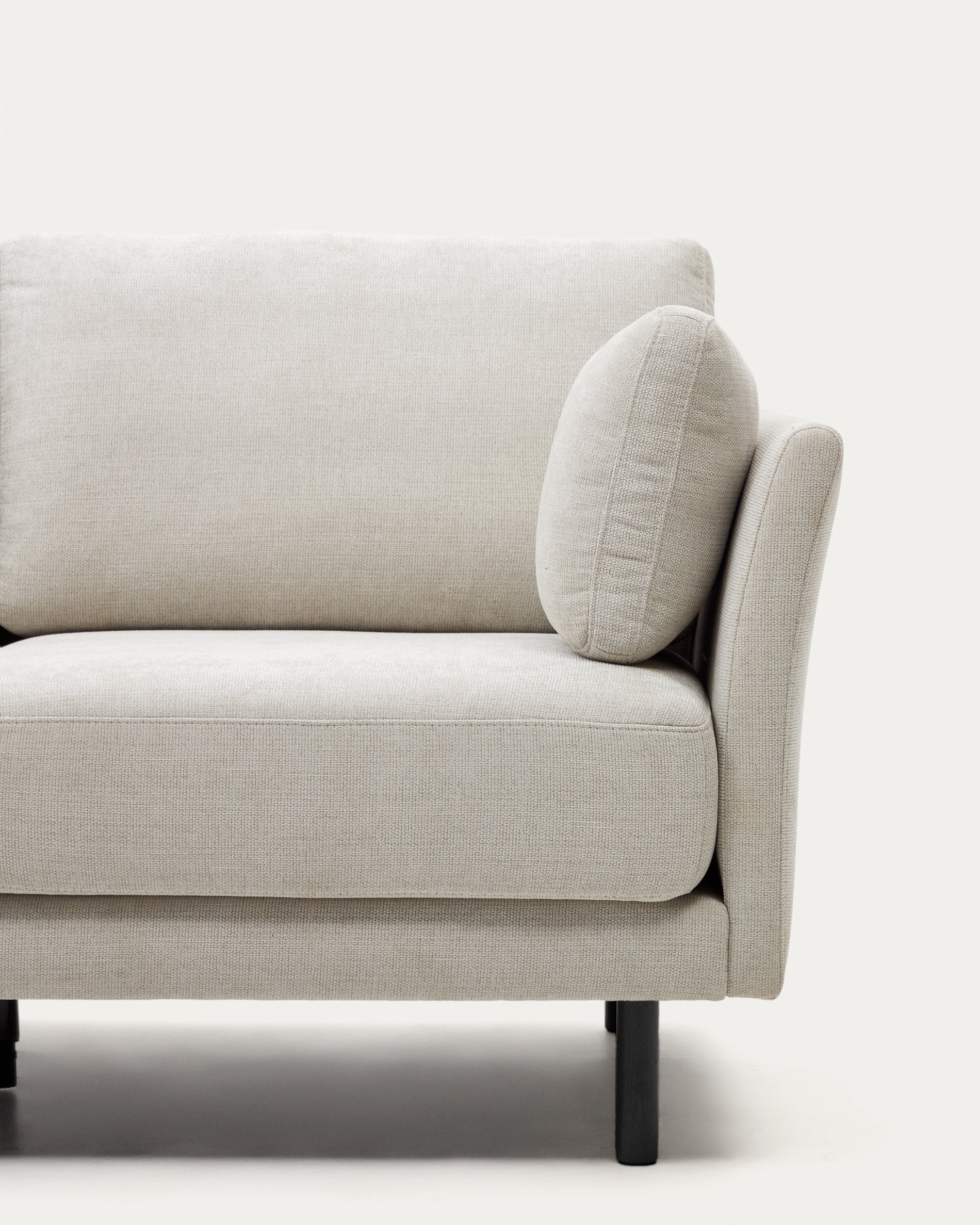Gilma 2 seater sofa in chenille pearl with painted black finish legs, 170 cm - Detail