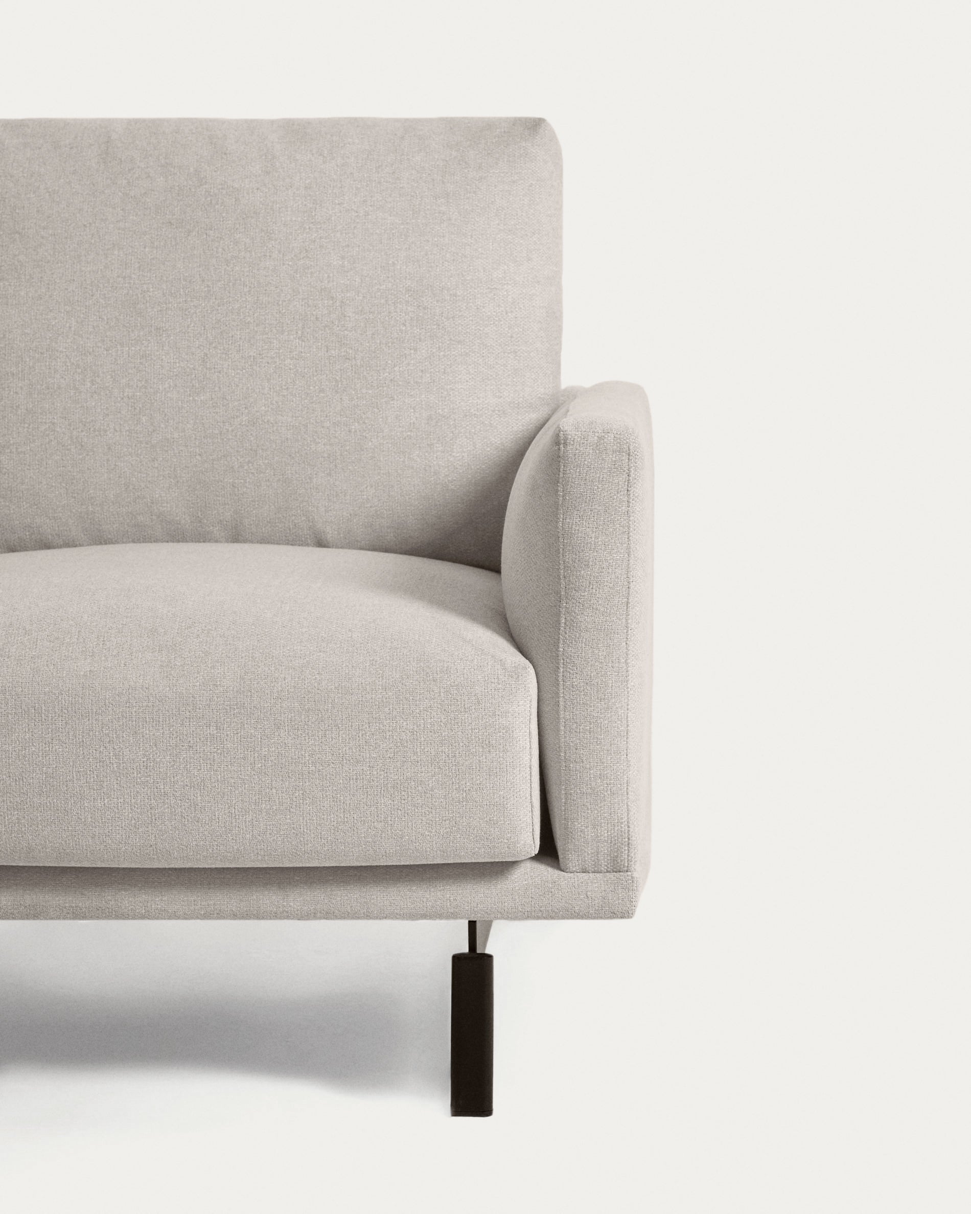 Galene 4 seater sofa in beige, 334 cm FSC Mix Credit - Detail
