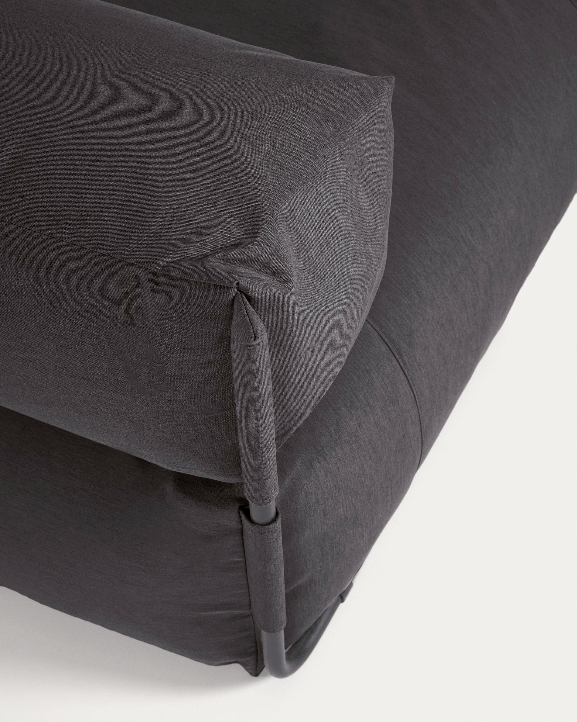 Square chaise longue pouffe with backrest in dark grey with black aluminium, 165 x 101 cm - Detail