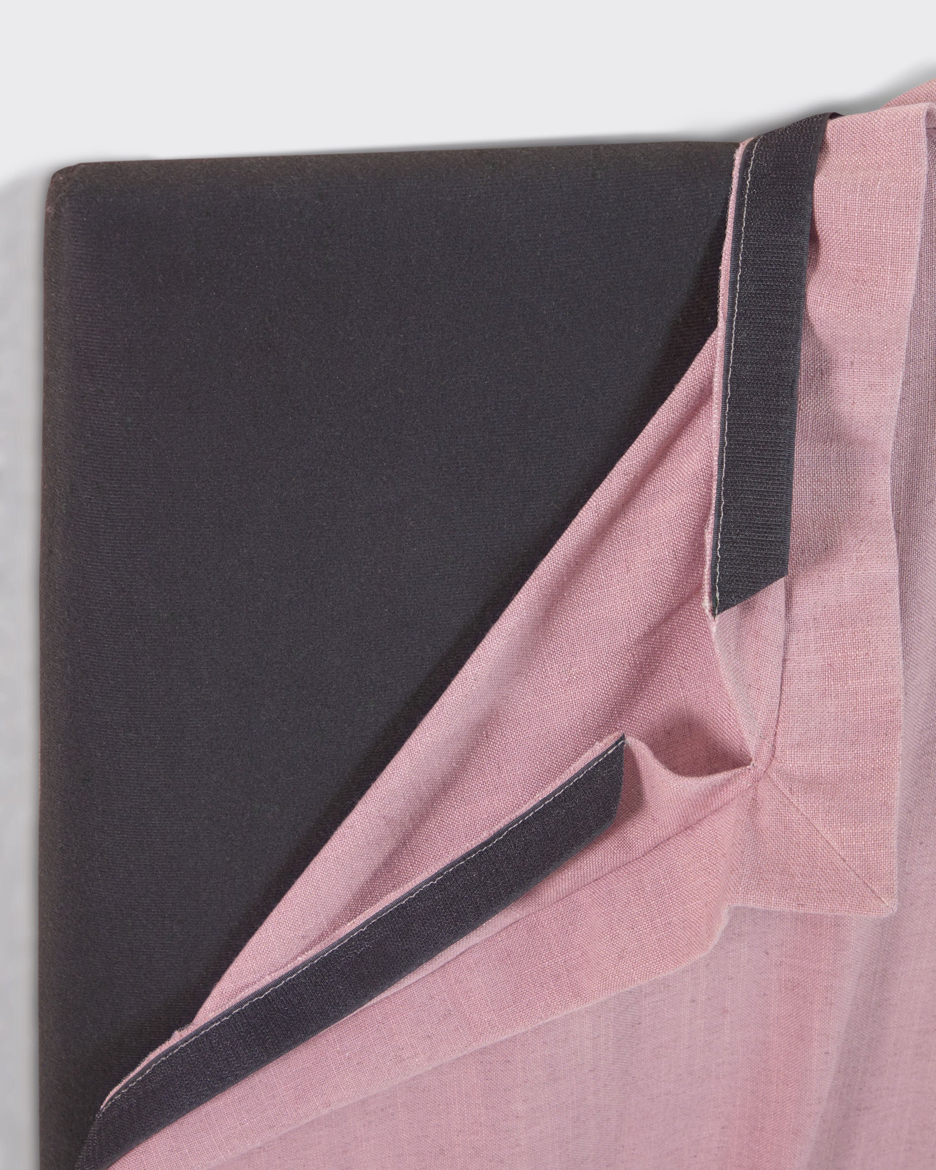 Tanit headboard with pink linen removable cover, for 90 cm beds - Detail