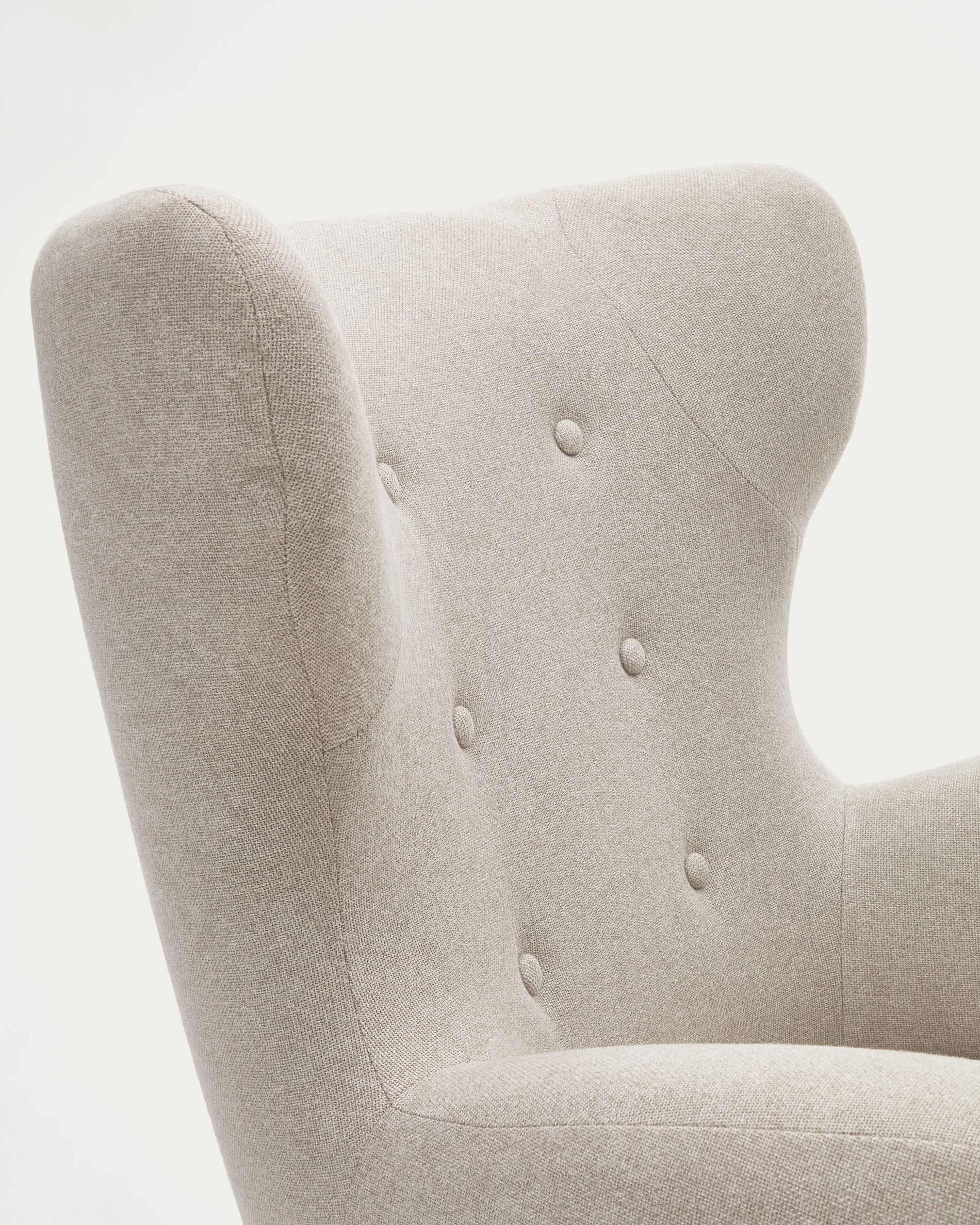 Patio beige armchair with solid beech wood legs FSC Mix Credit - Detail