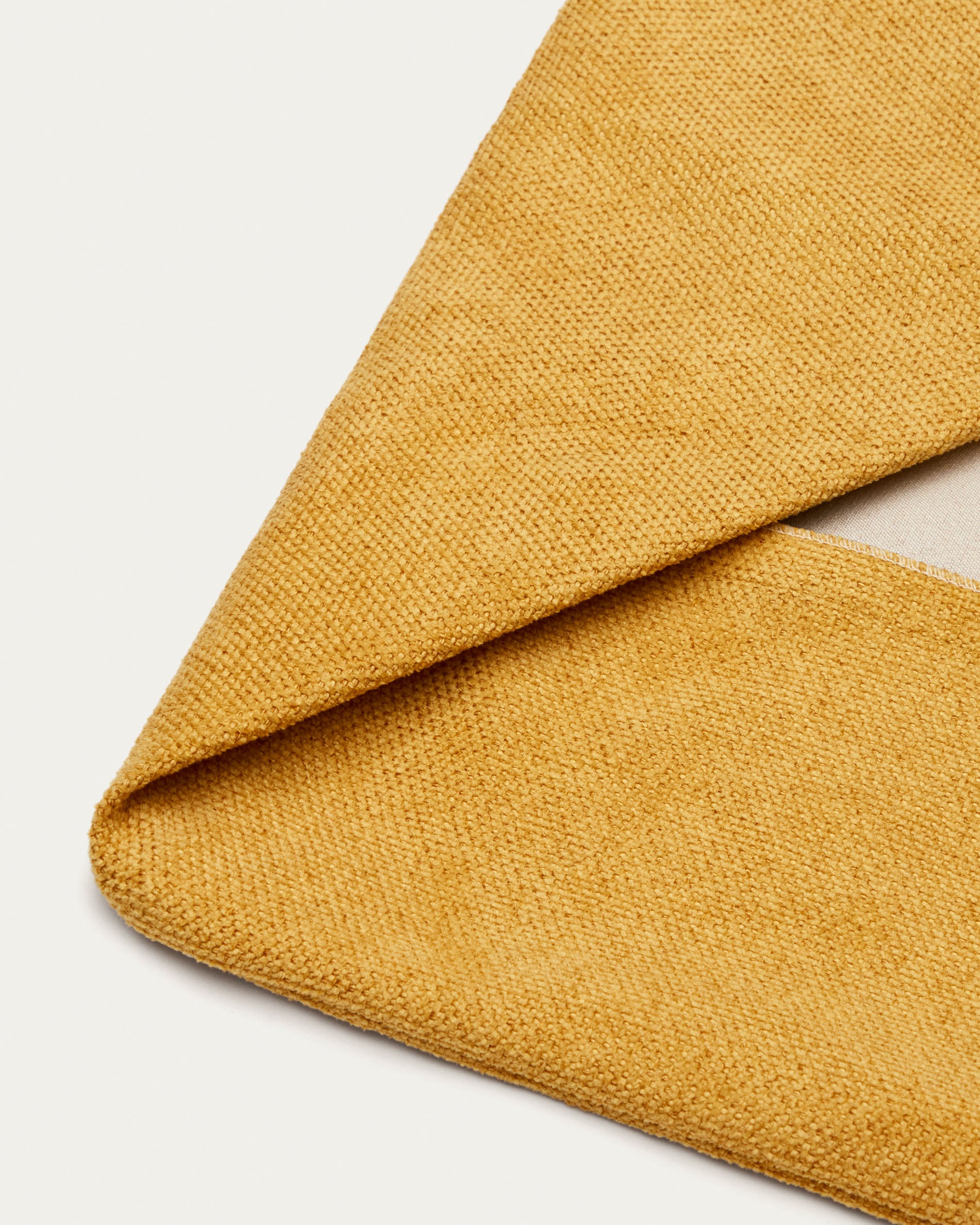 Bowie cover for large bed for pets in mustard, 73 x 98 cm - Detail