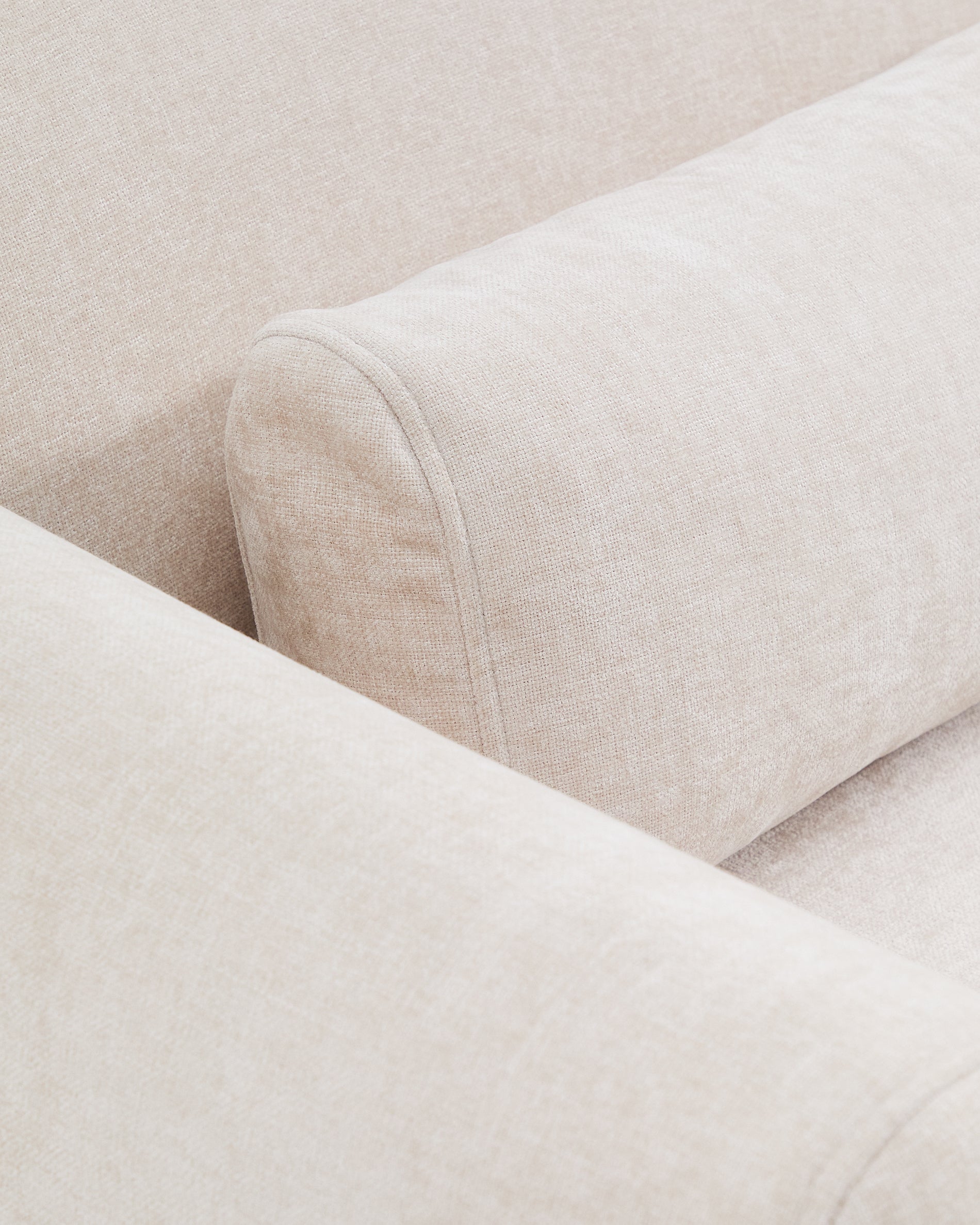 Lares 3-seater sofa with motorised sliding seats and reclining headrest in beige chenille 255cm - Detail