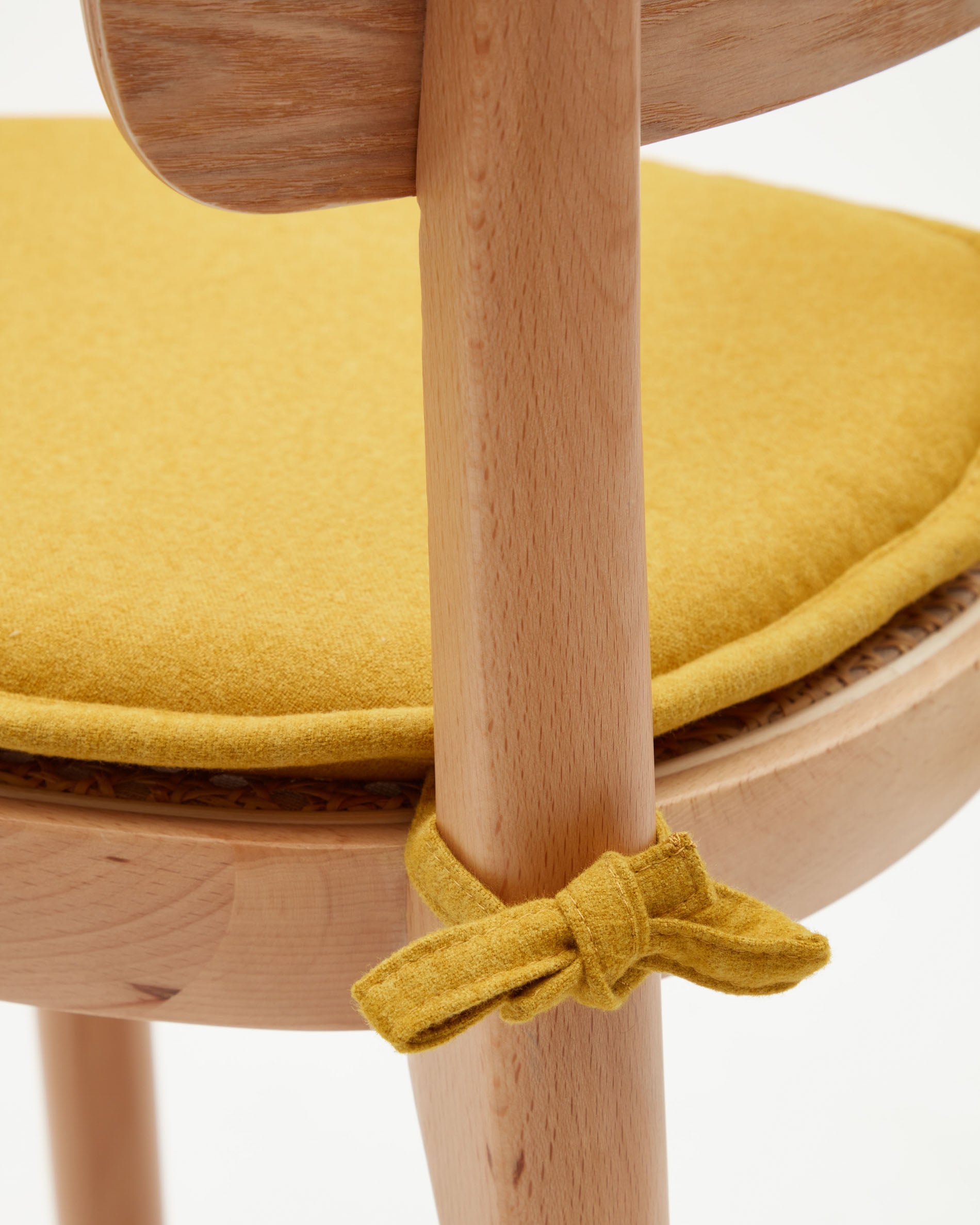 Cushion for Romane chair in mustard 43 x 43 cm - Detail