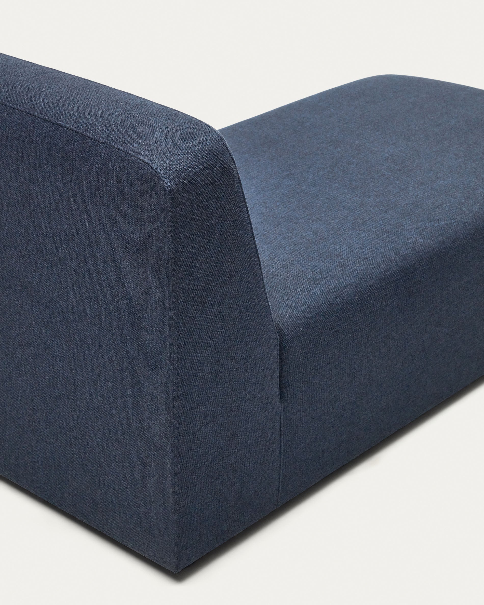 Neom chaise module in blue, 152 x 75 cm FSC Mix Credit - Detail