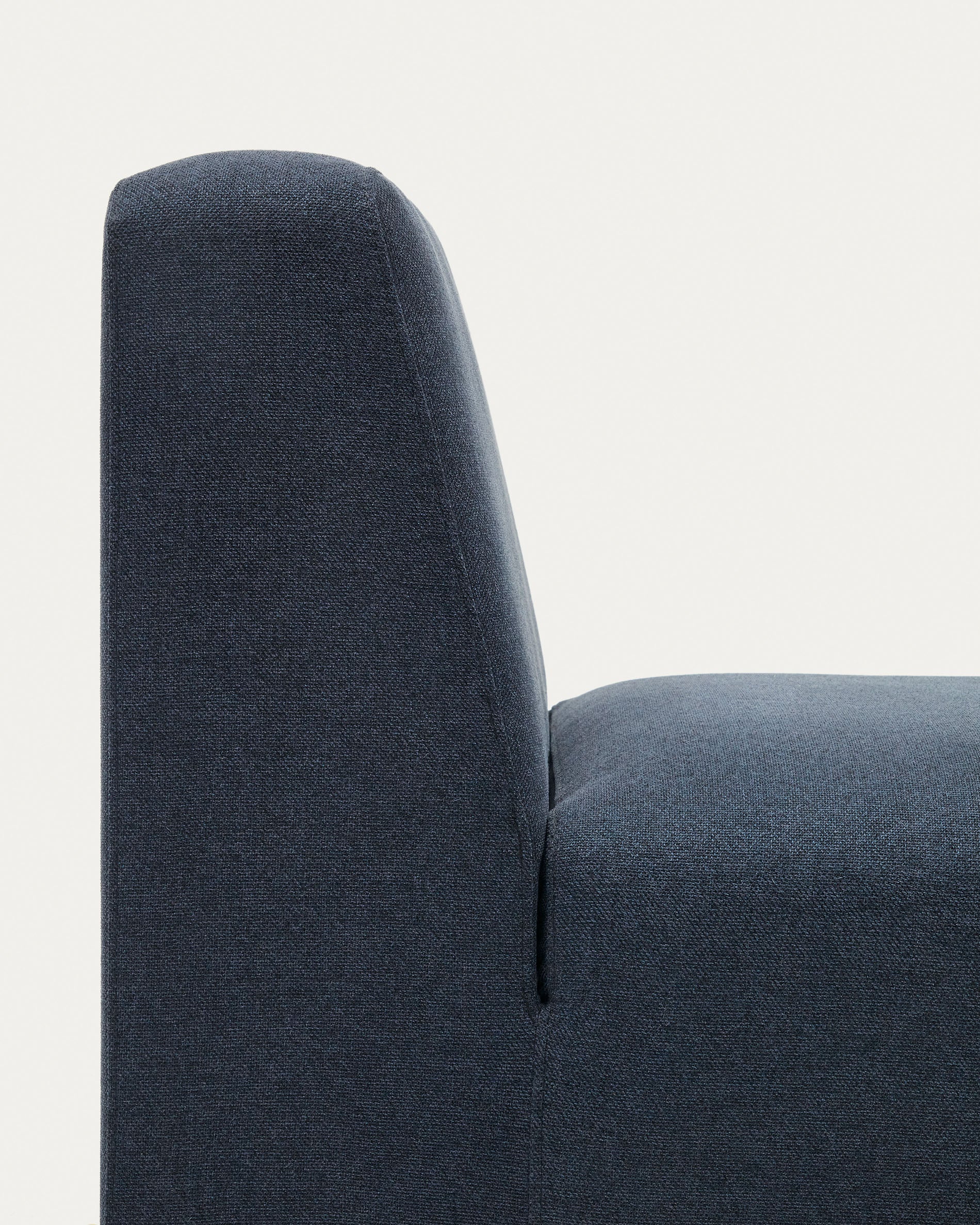 Neom chaise module in blue, 152 x 75 cm FSC Mix Credit - Detail